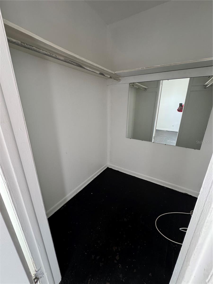 1131 Phelps St Property Photo 13