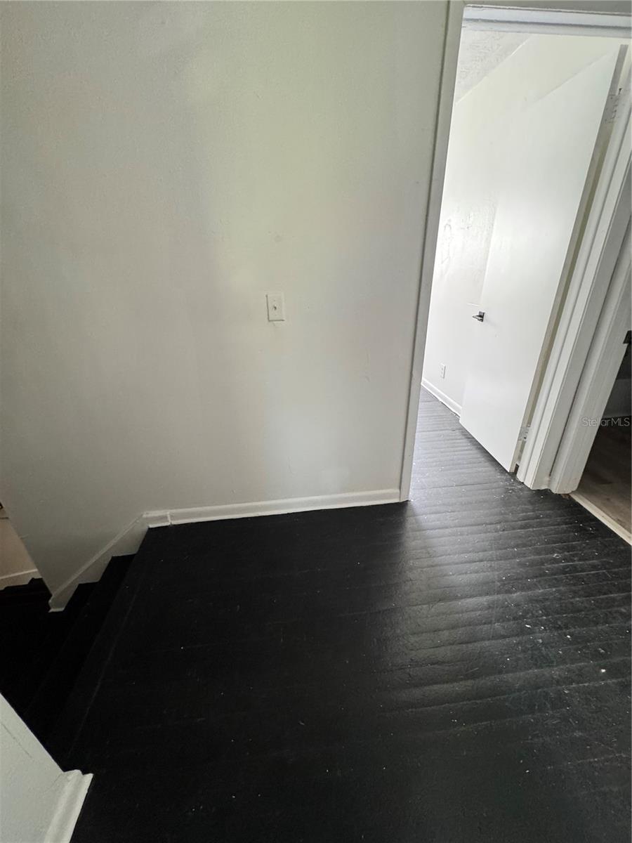 1131 Phelps St Property Photo 14