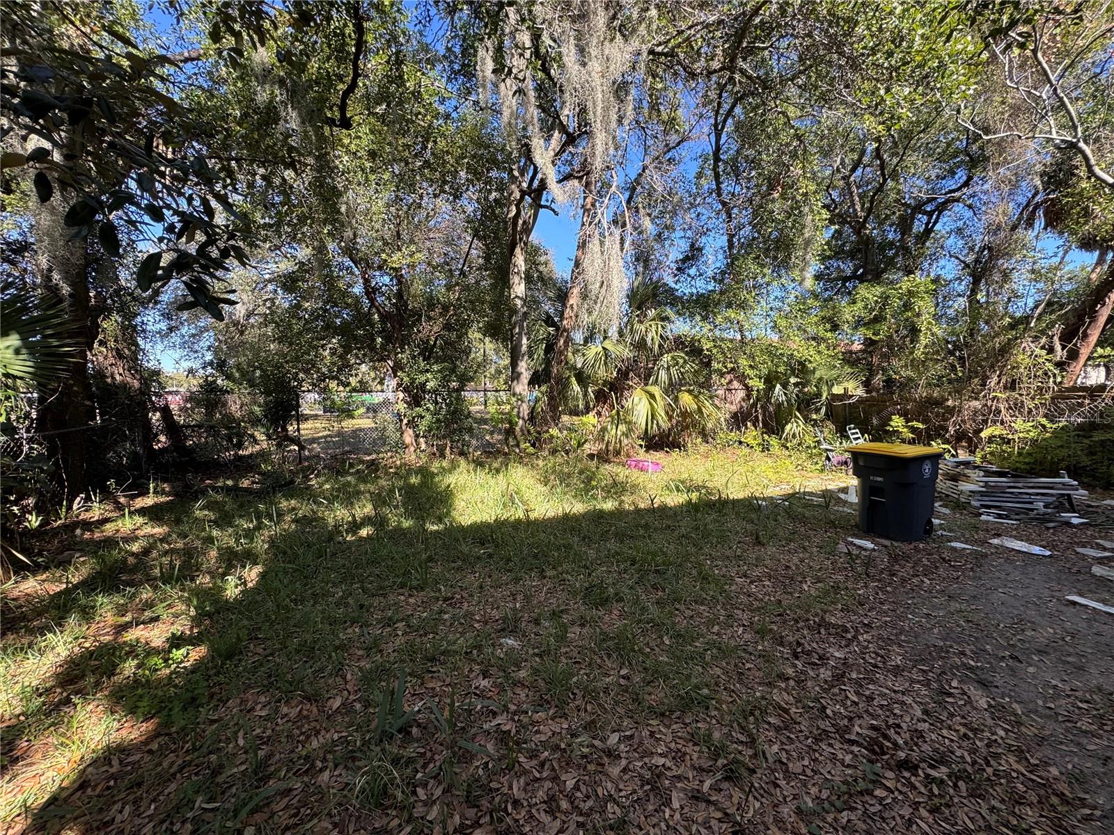 1131 Phelps St Property Photo 18