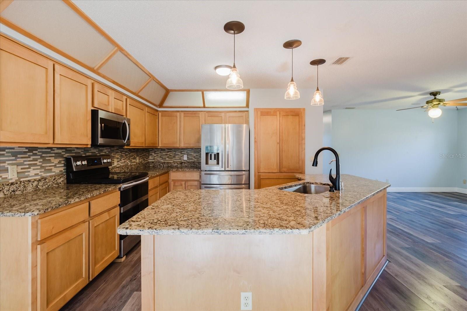 28330 Peterson Camp Rd Property Photo 16