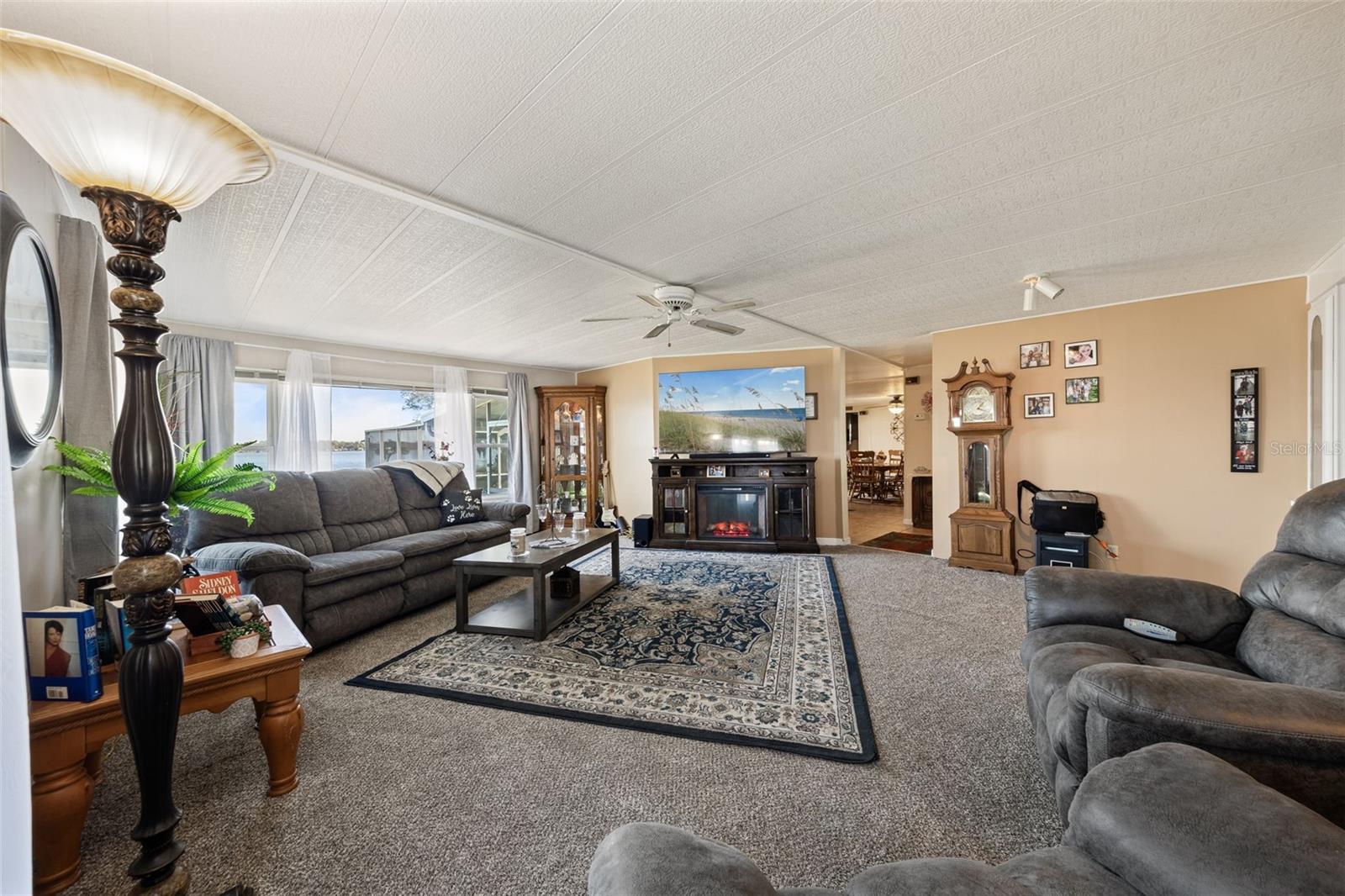 121 Bonnie Dr Property Photo 3