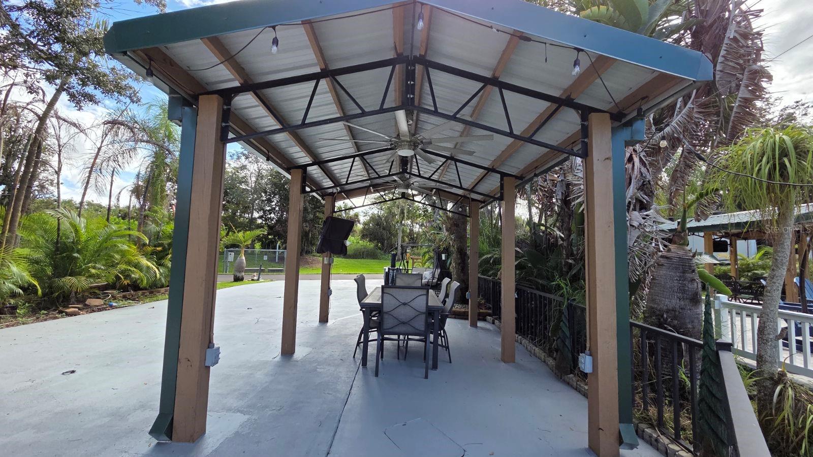 561 Waterway Dr Property Photo 8