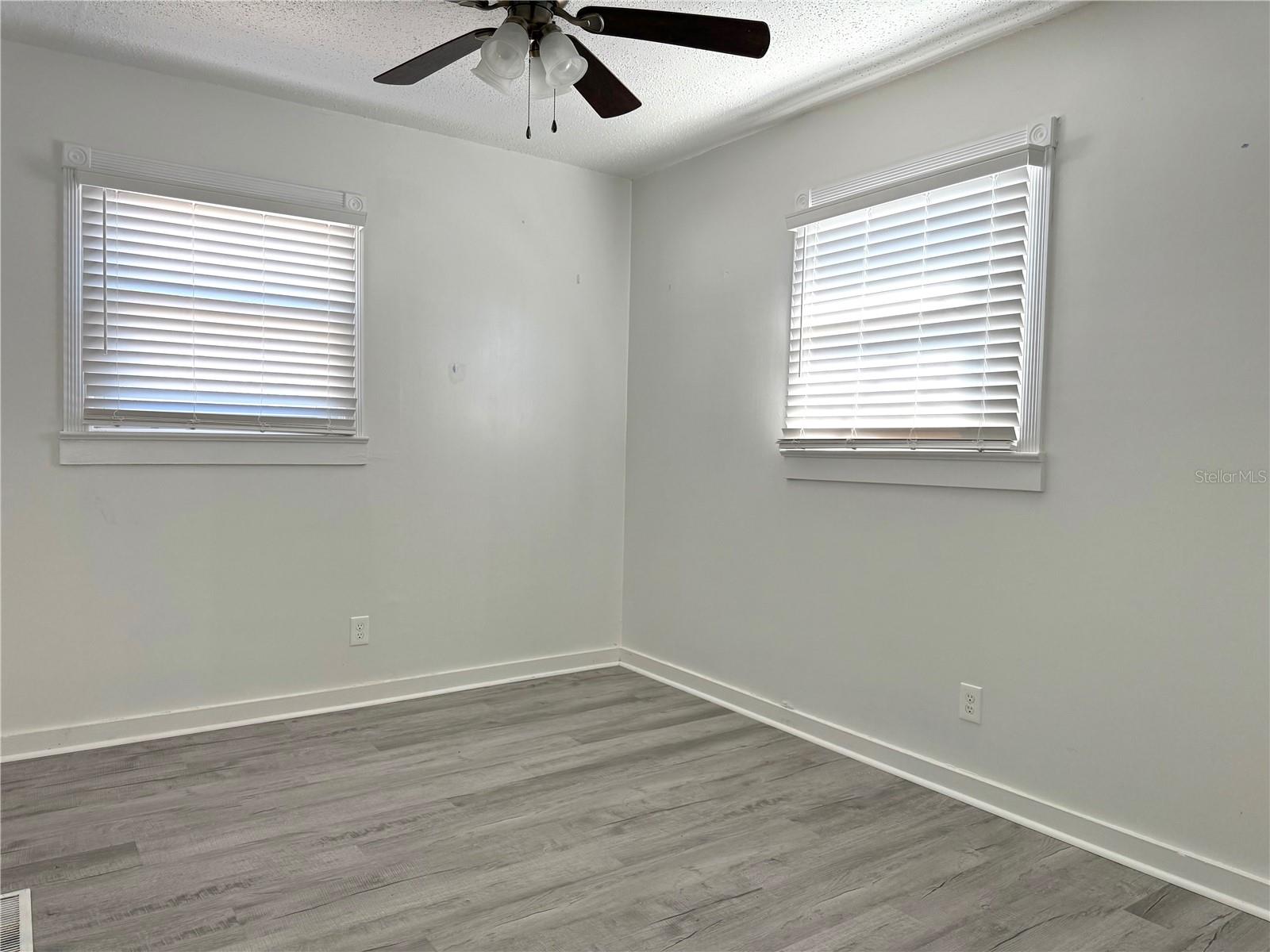 2701 Brookline Ave Property Photo 12
