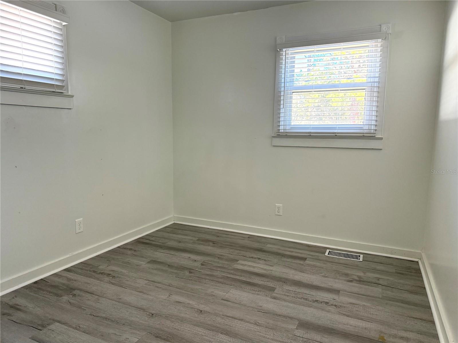 2701 Brookline Ave Property Photo 13