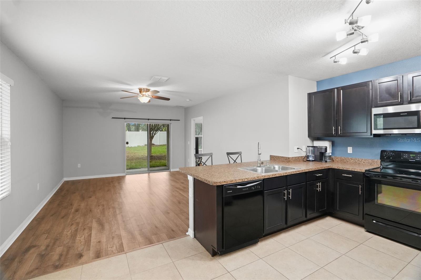 10104 Hawk Storm Ave Property Photo 6