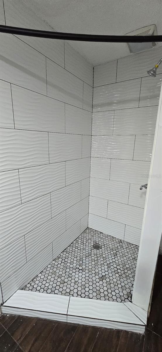 1174 Victoria Ave Property Photo 11