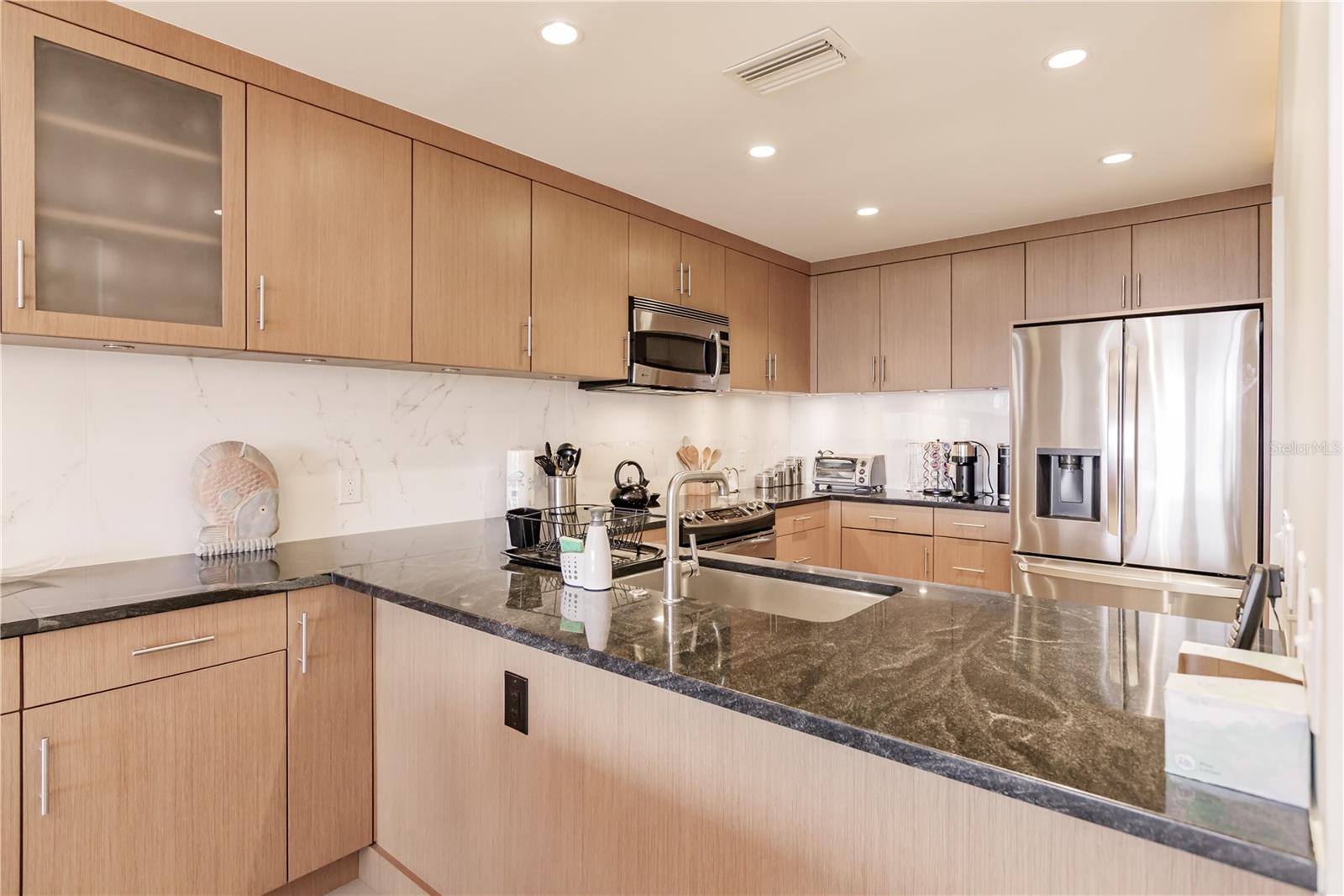 1200 E Peppertree Ln #402 Property Photo 8