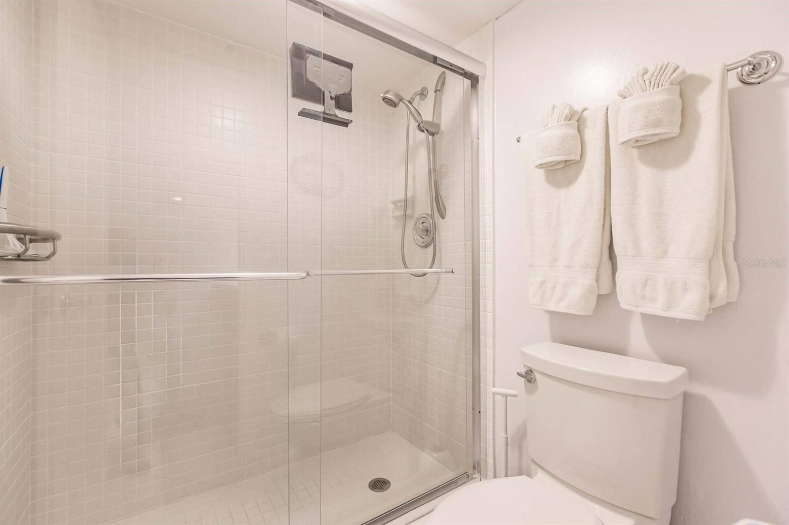 1200 E Peppertree Ln #206 Property Photo 8