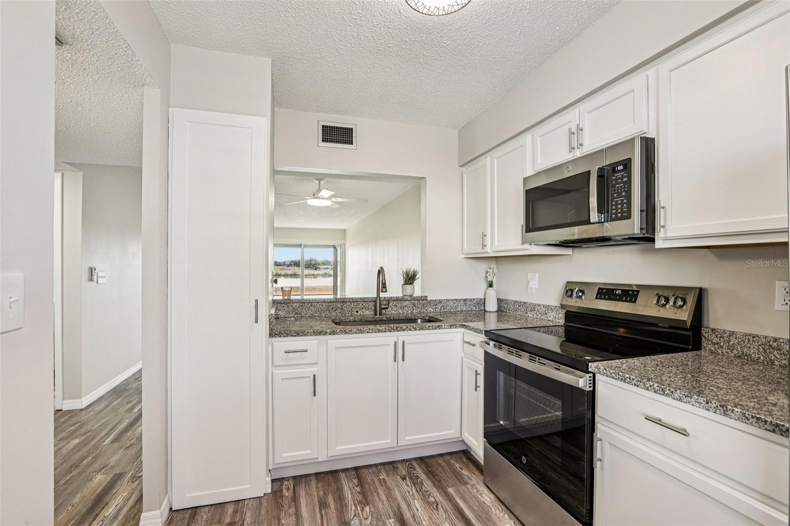 11120 Carriage Hill Dr #1 Property Photo 15