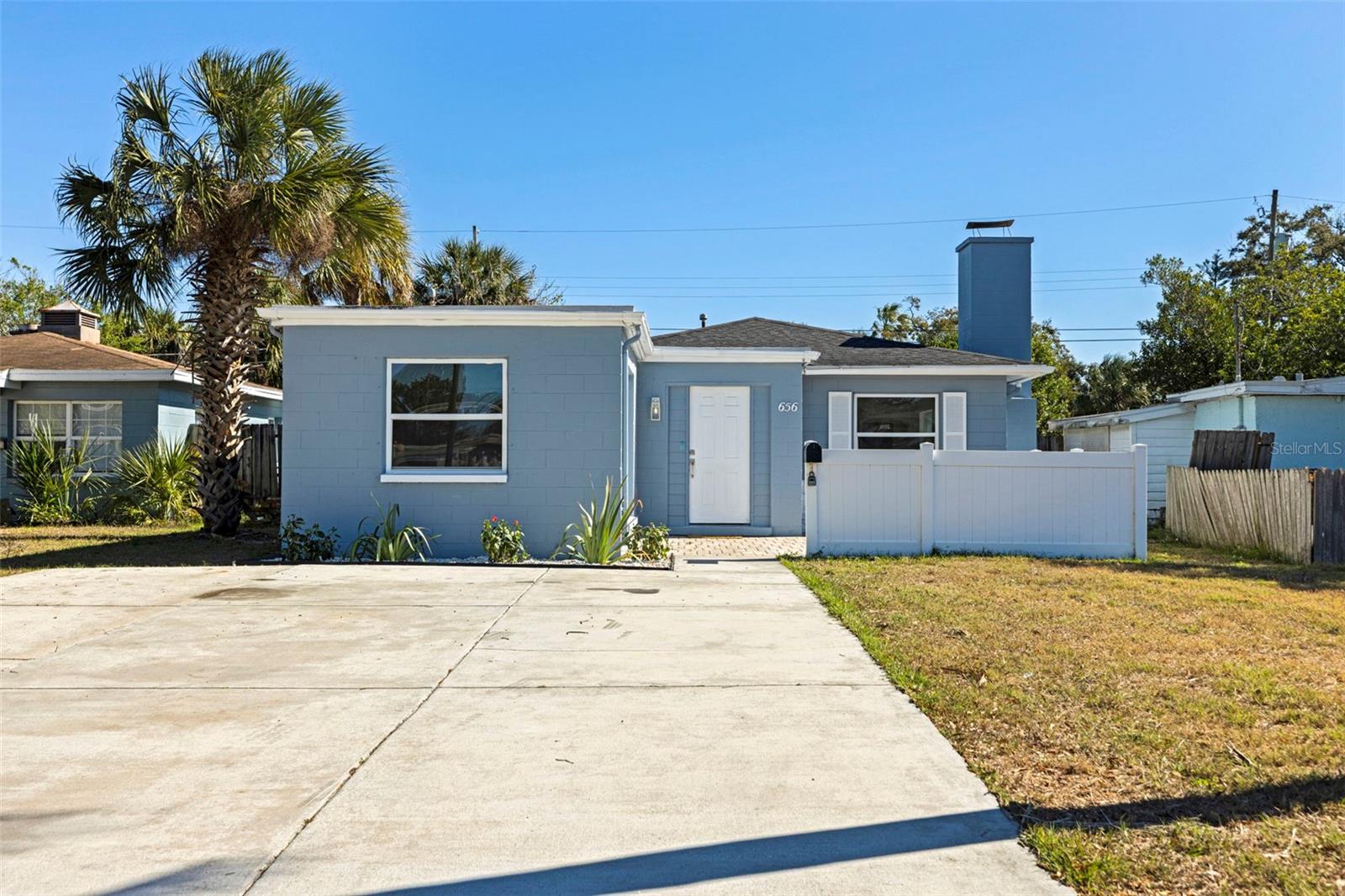 656 59th St S Property Photo 1