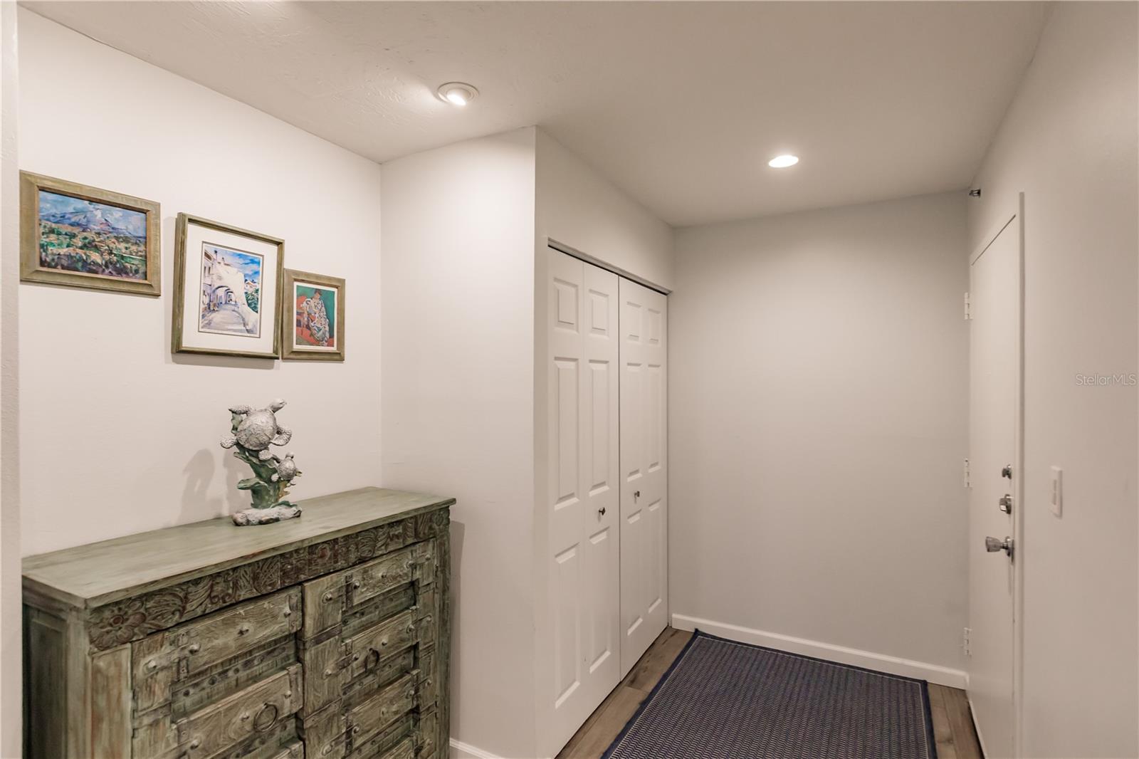 1200 E Peppertree Ln #303 Property Photo 7