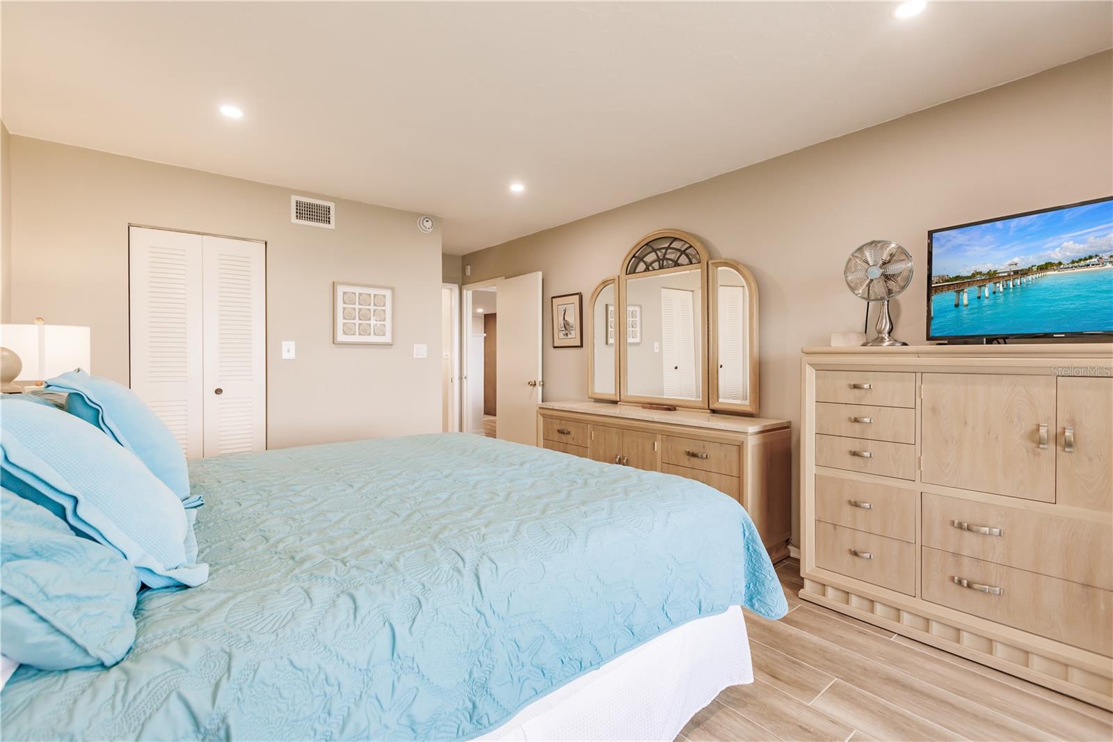 1200 E Peppertree Ln #602 Property Photo 20