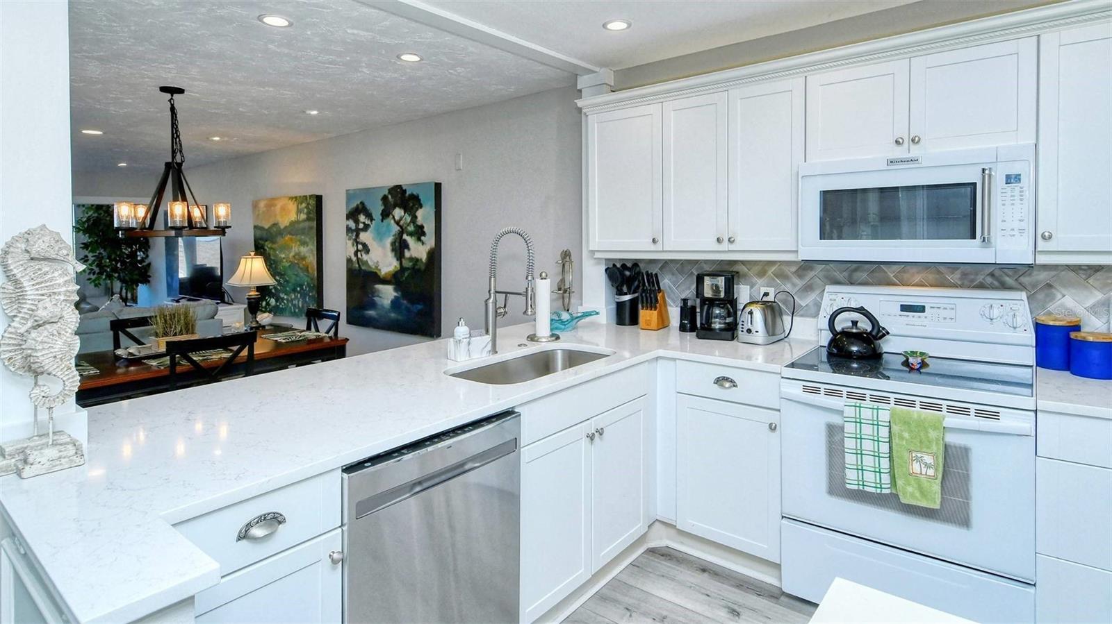 1255 E Peppertree Dr #305 Property Photo 4