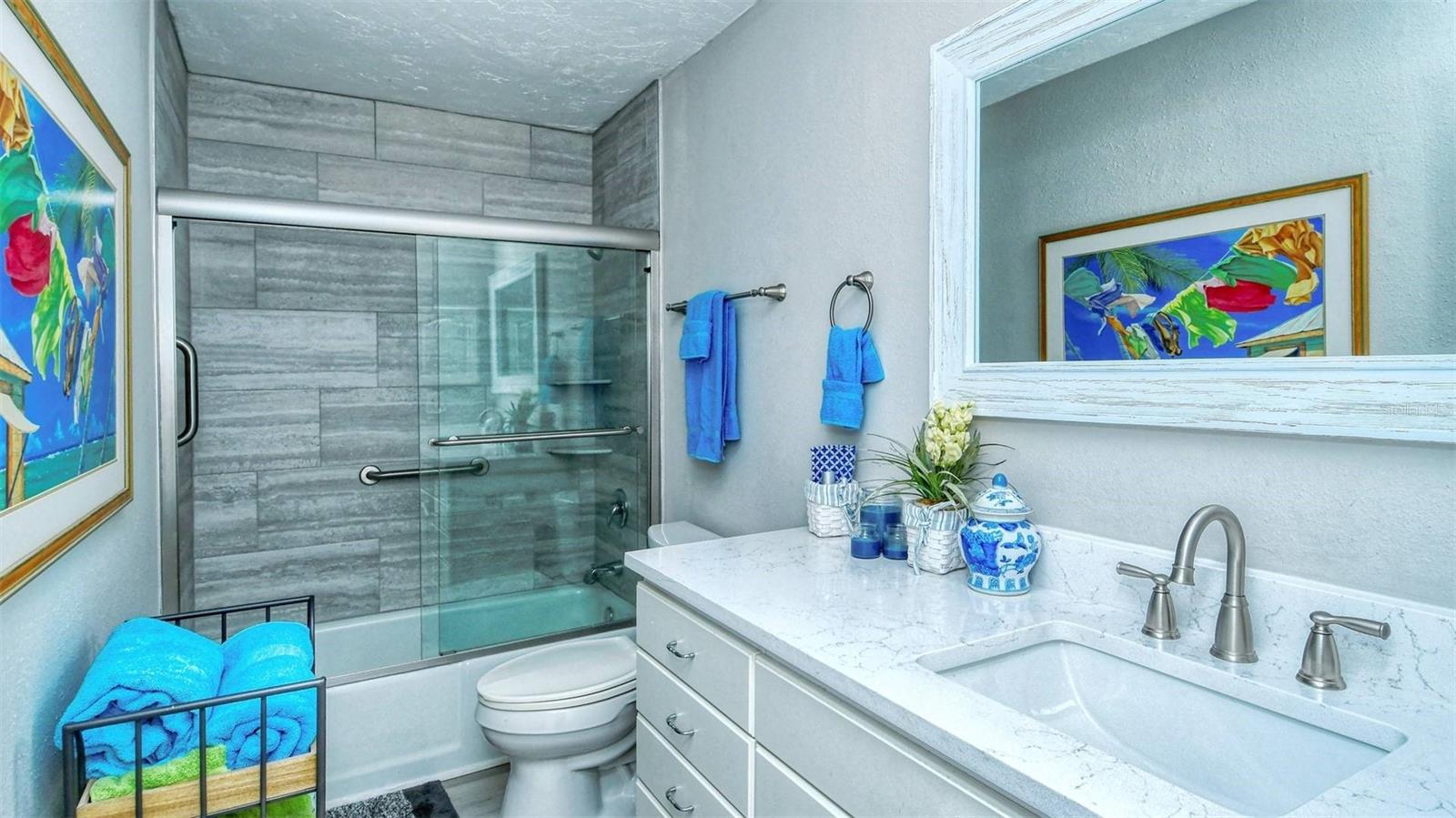 1255 E Peppertree Dr #305 Property Photo 5