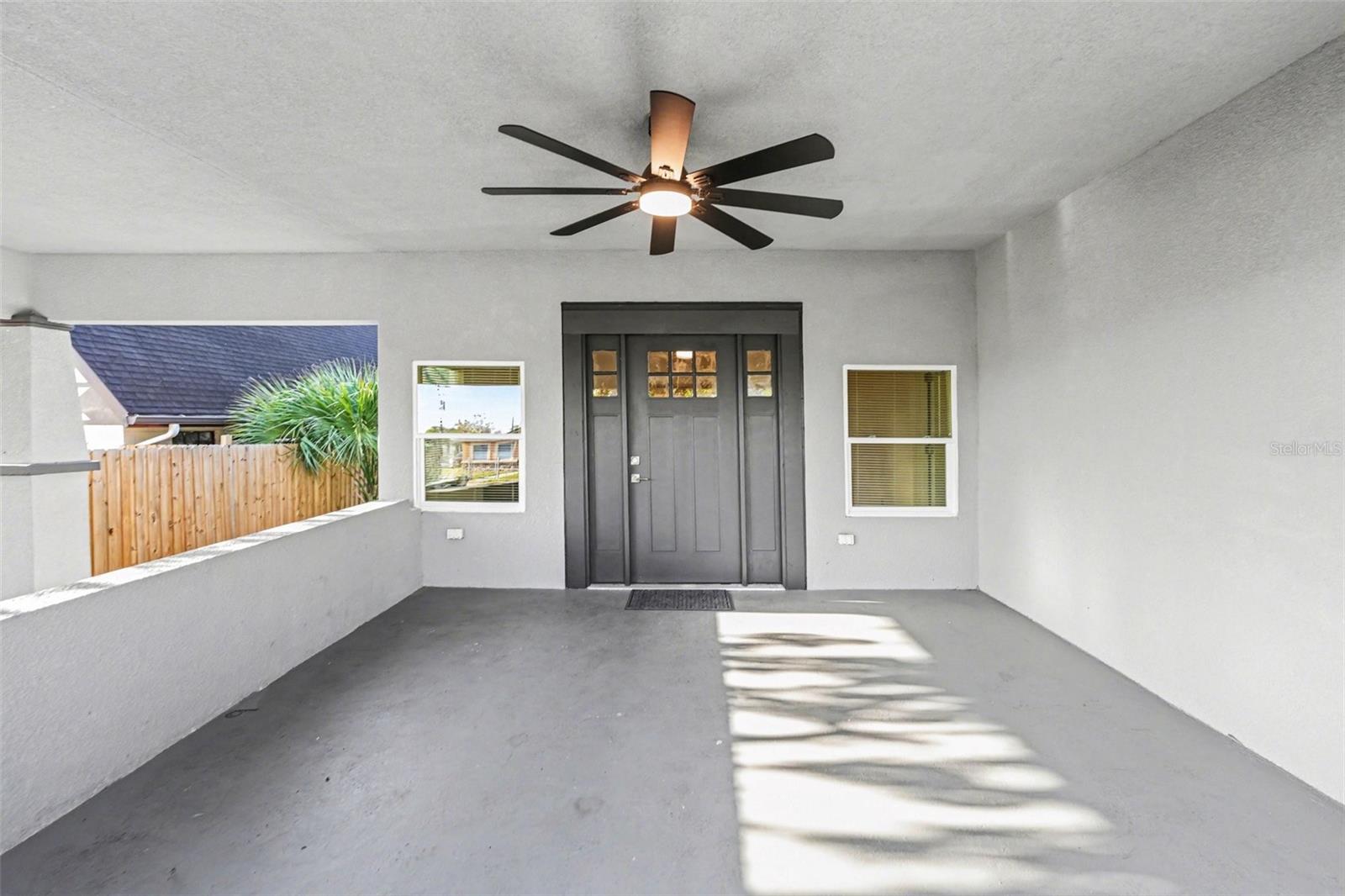 129 W Park Ave Property Photo 3