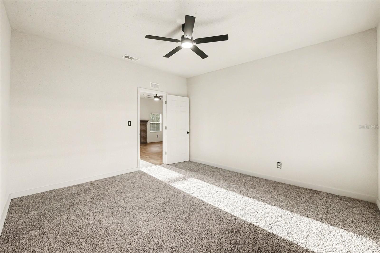 129 W Park Ave Property Photo 15