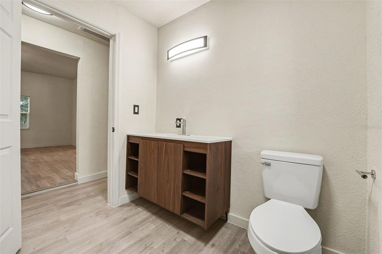 129 W Park Ave Property Photo 18