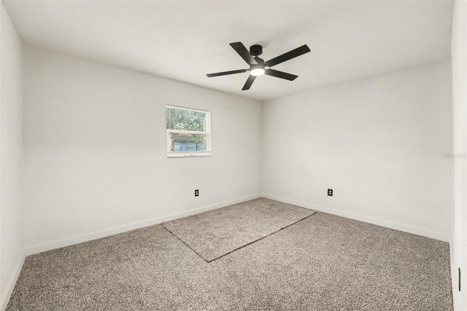 129 W Park Ave Property Photo 24