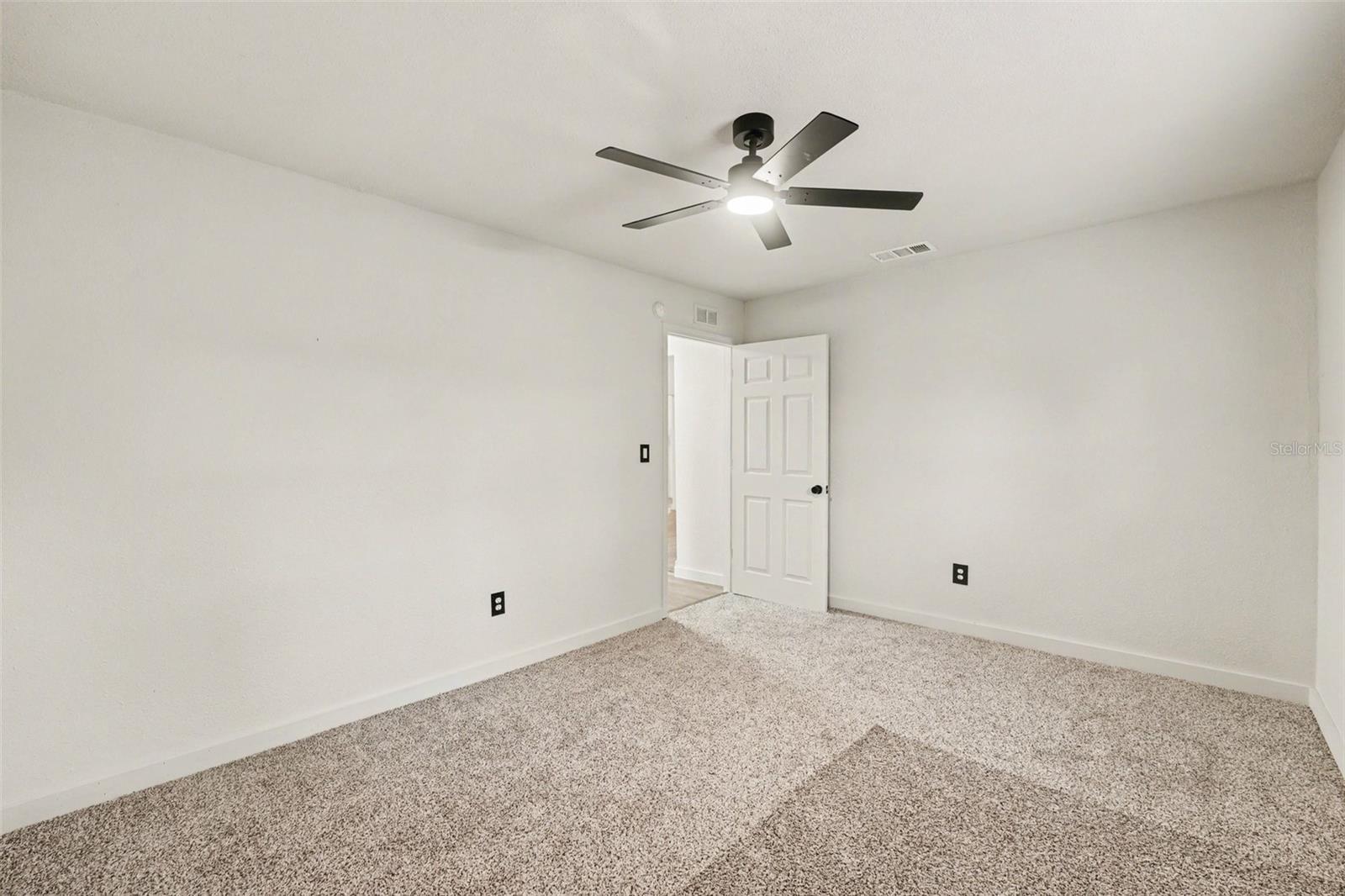 129 W Park Ave Property Photo 25