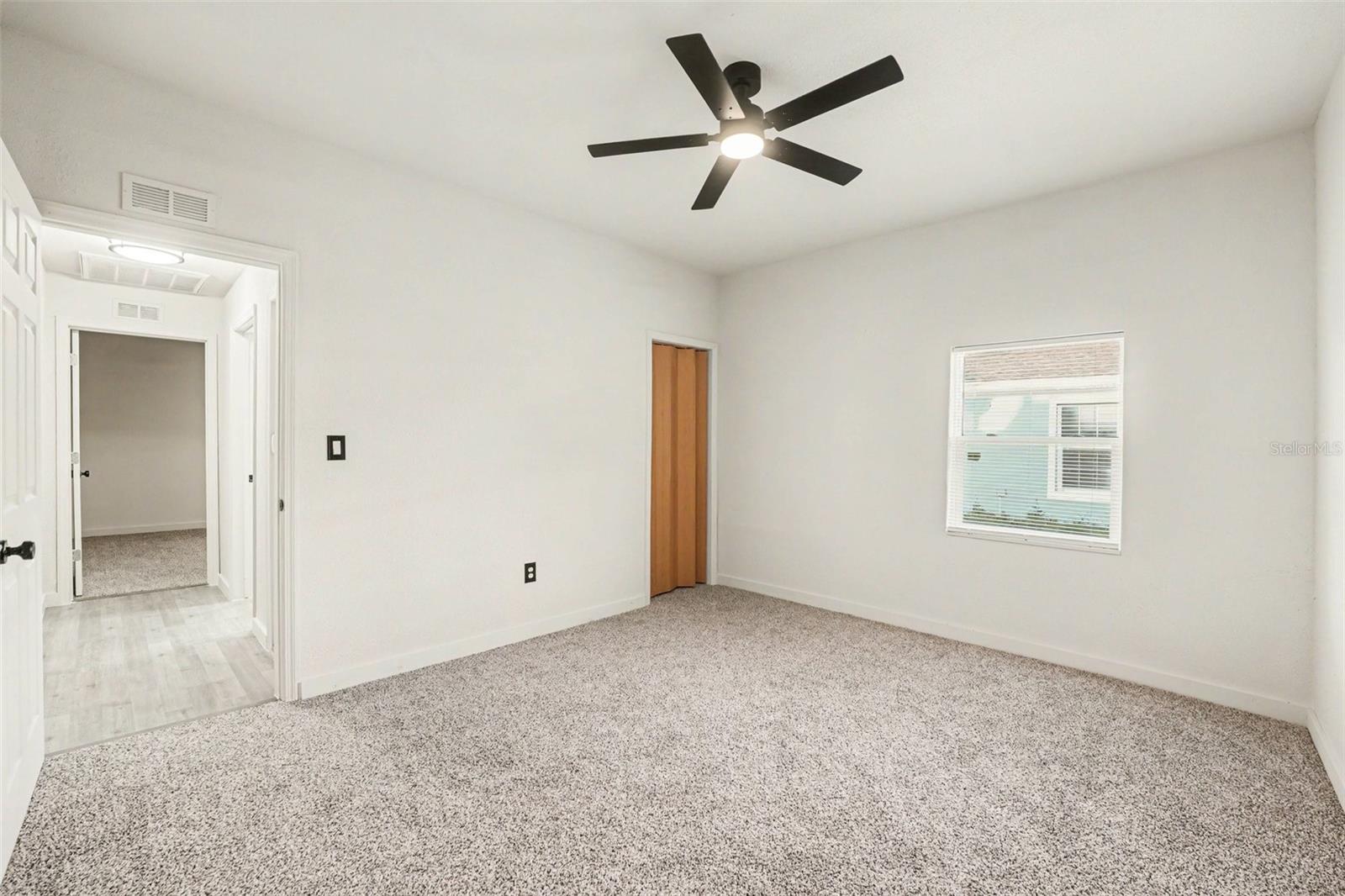 129 W Park Ave Property Photo 27