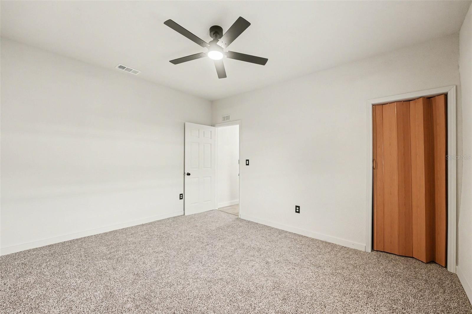 129 W Park Ave Property Photo 28