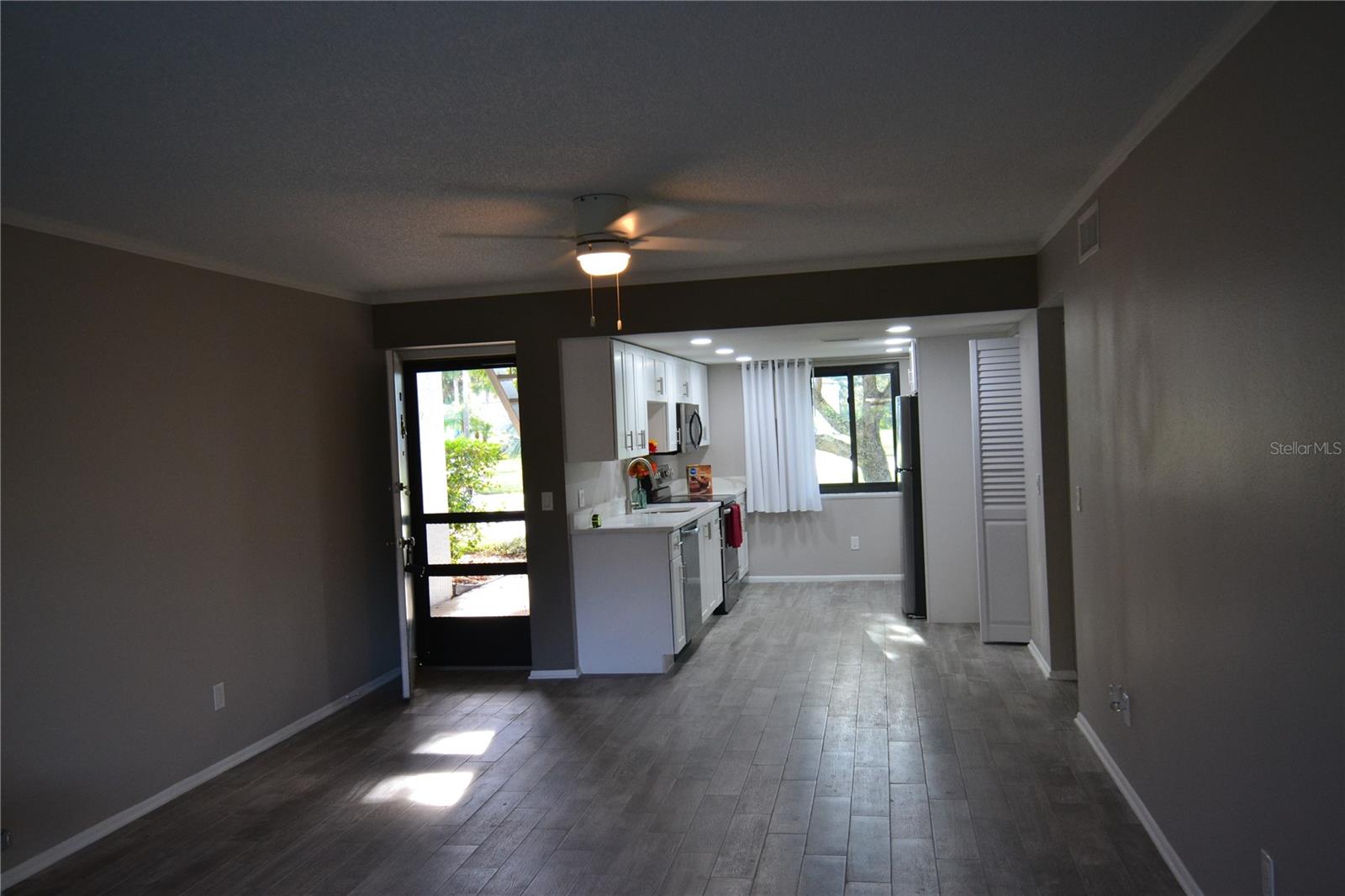 135 W Cypress Ct Property Photo 4