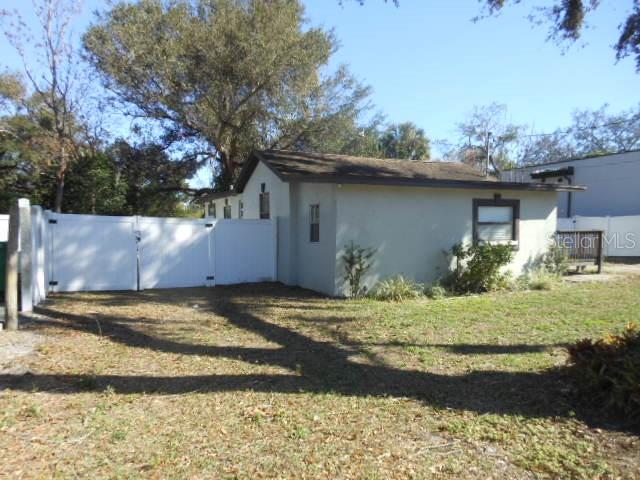 8421 N Orangeview Ave Property Photo 4