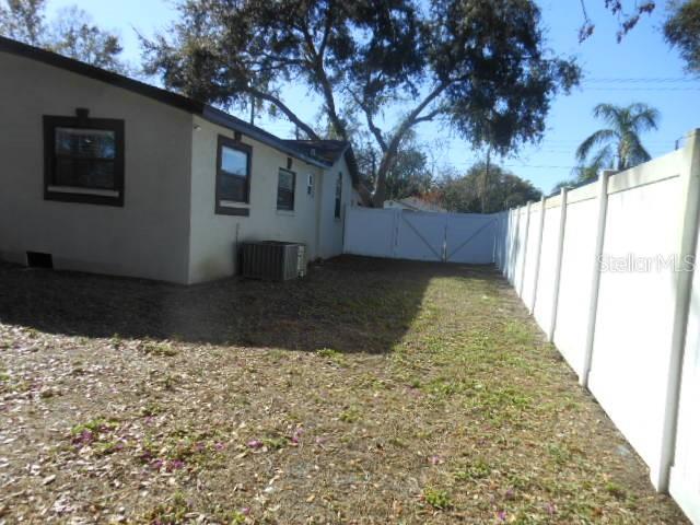 8421 N Orangeview Ave Property Photo 5