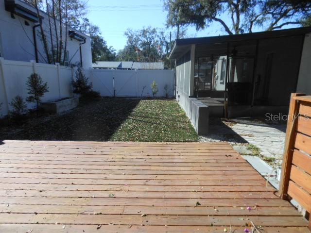 8421 N Orangeview Ave Property Photo 7