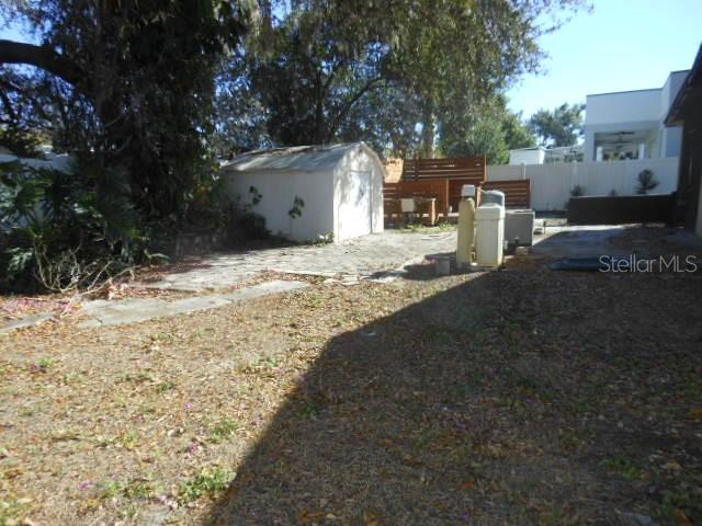 8421 N Orangeview Ave Property Photo 12