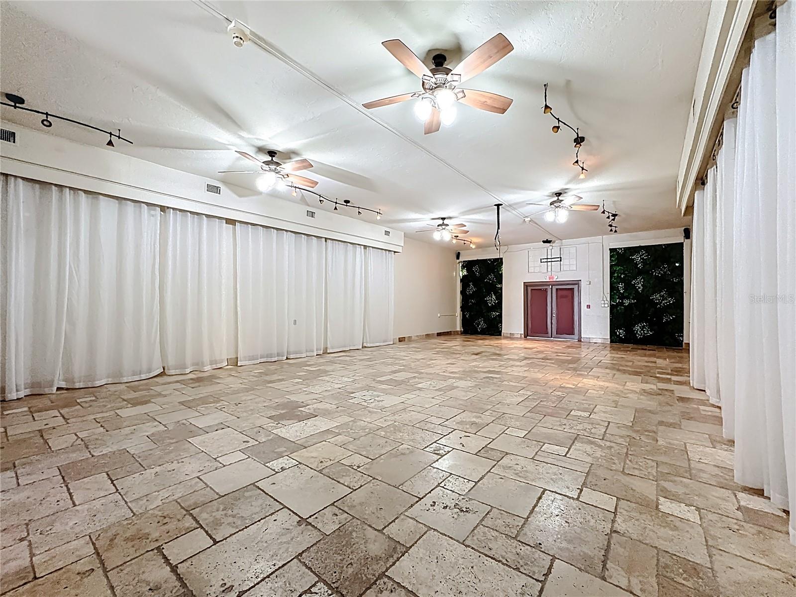 1001 Manatee Ave E Property Photo 10
