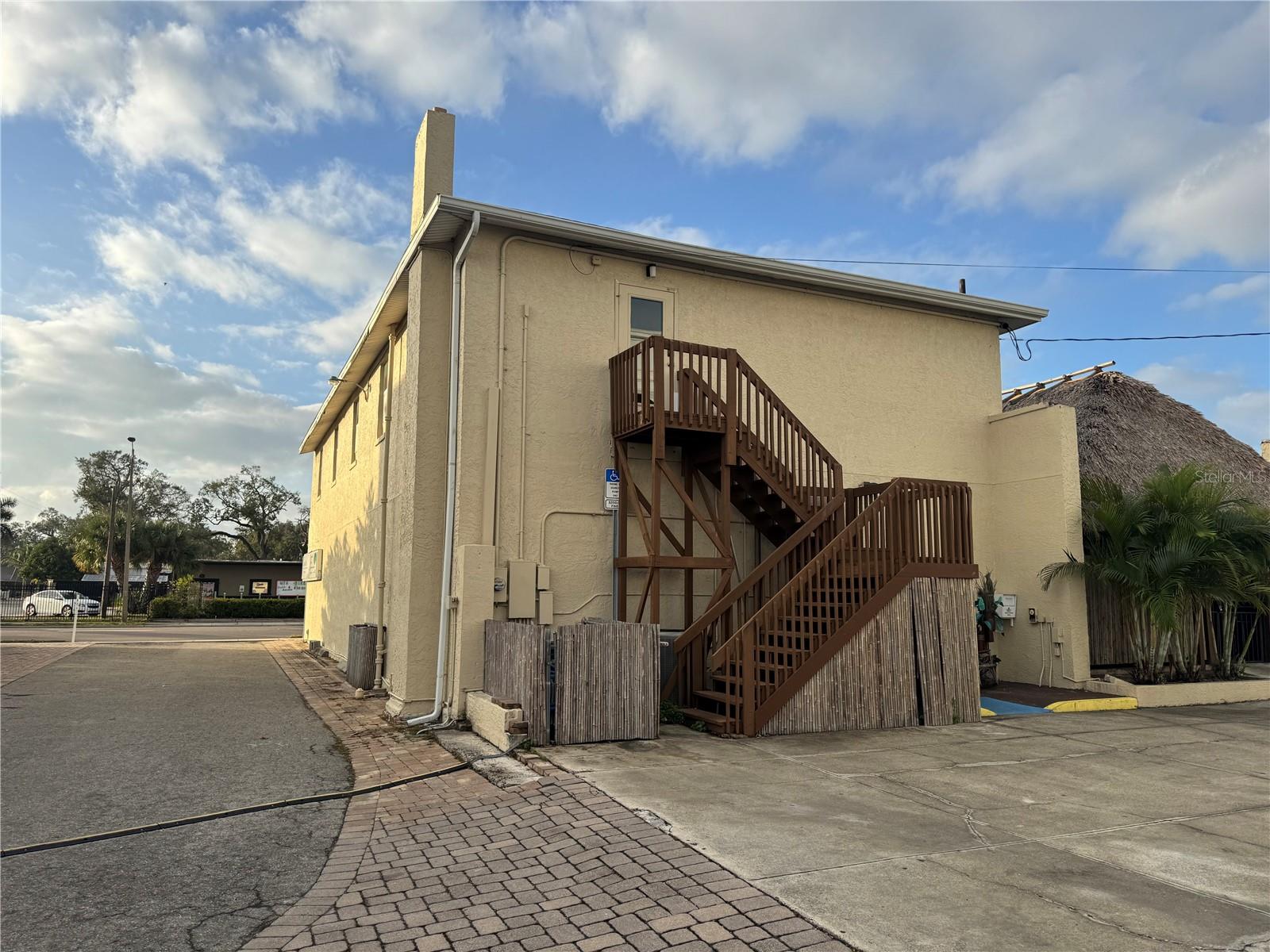1007 Manatee Ave E Property Photo 6