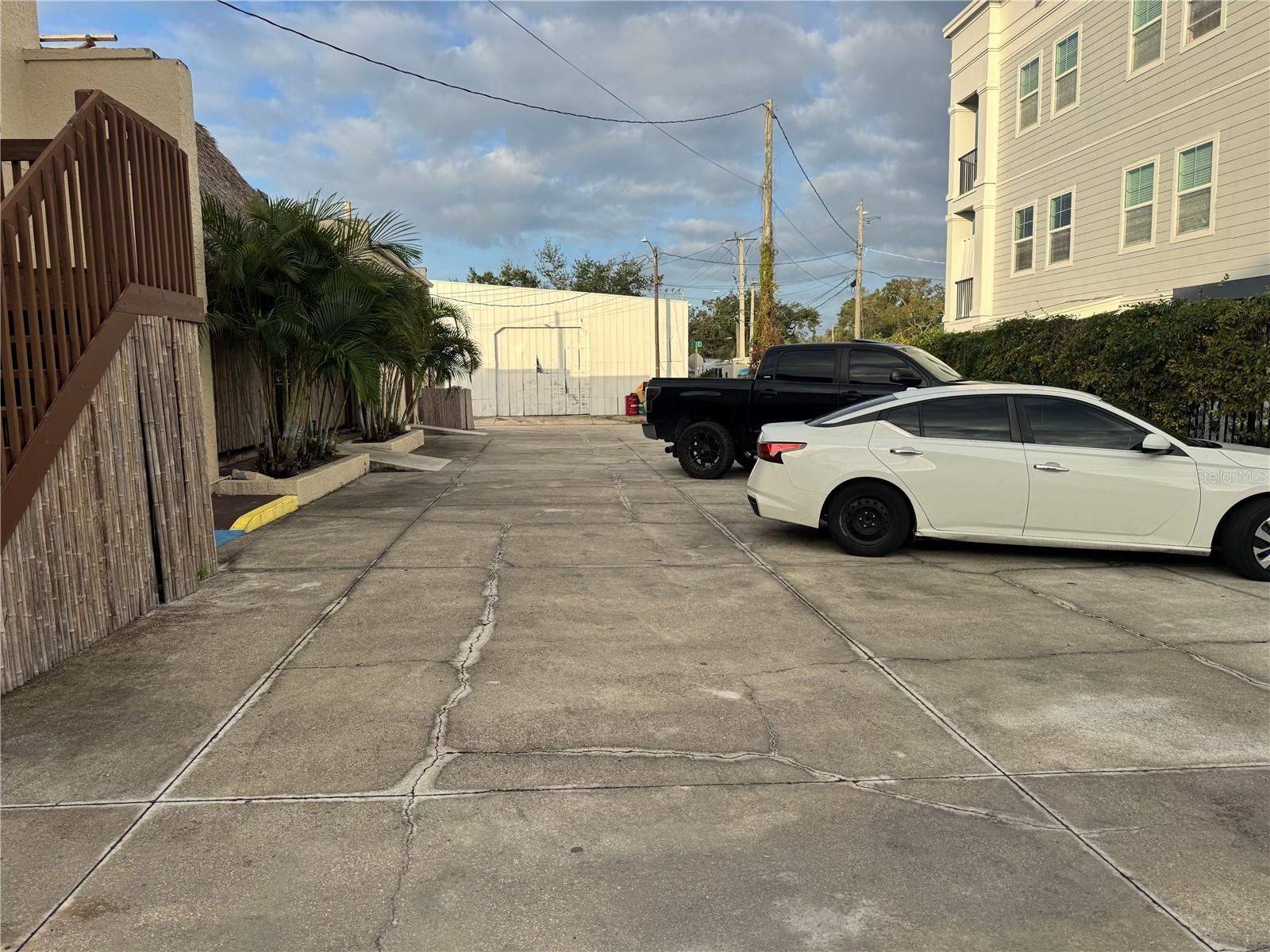 1007 Manatee Ave E Property Photo 10