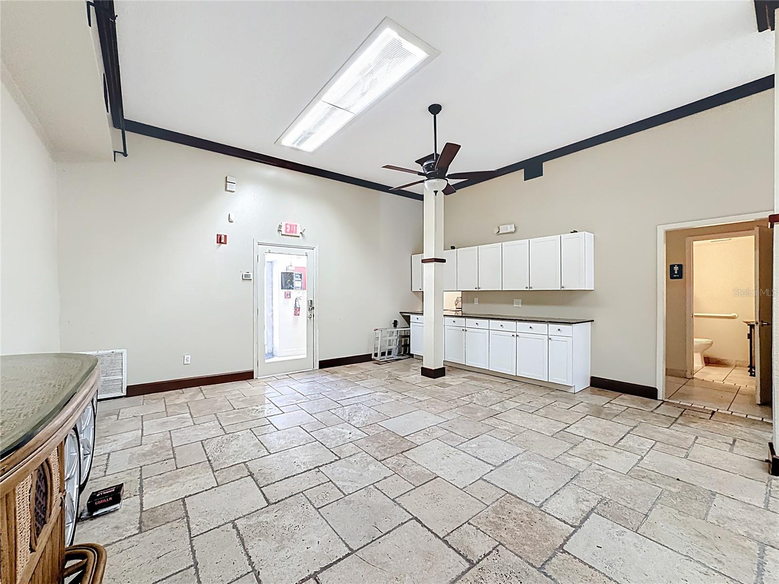 1007 Manatee Ave E Property Photo 17