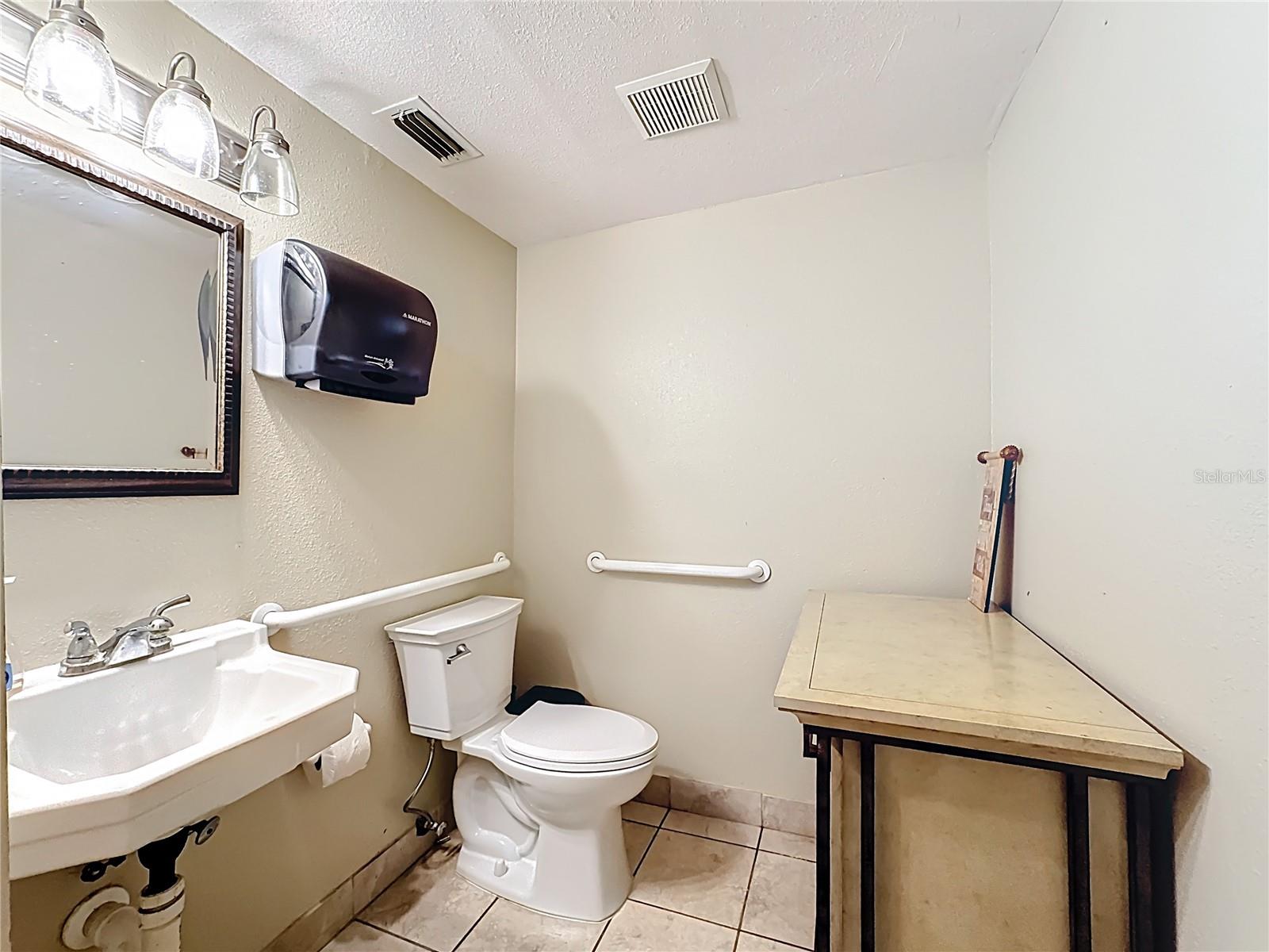 1007 Manatee Ave E Property Photo 30