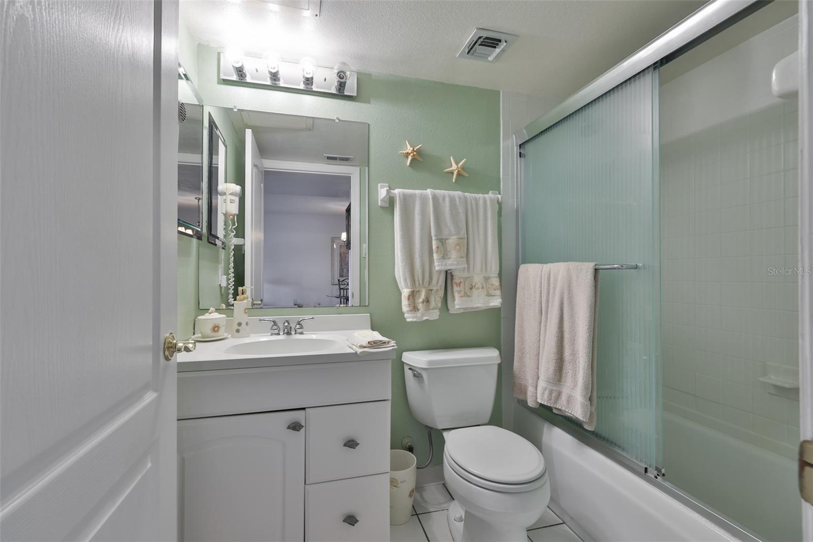 5567 Sea Forest Dr #122 Property Photo 25
