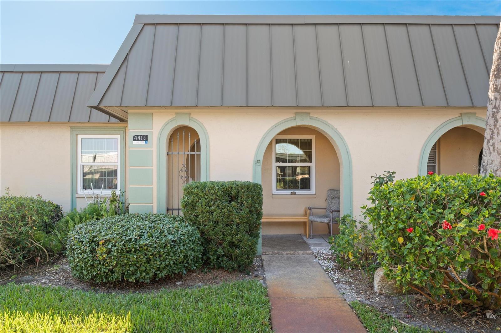 4409 SUMMERSUN DR Property Photo 1