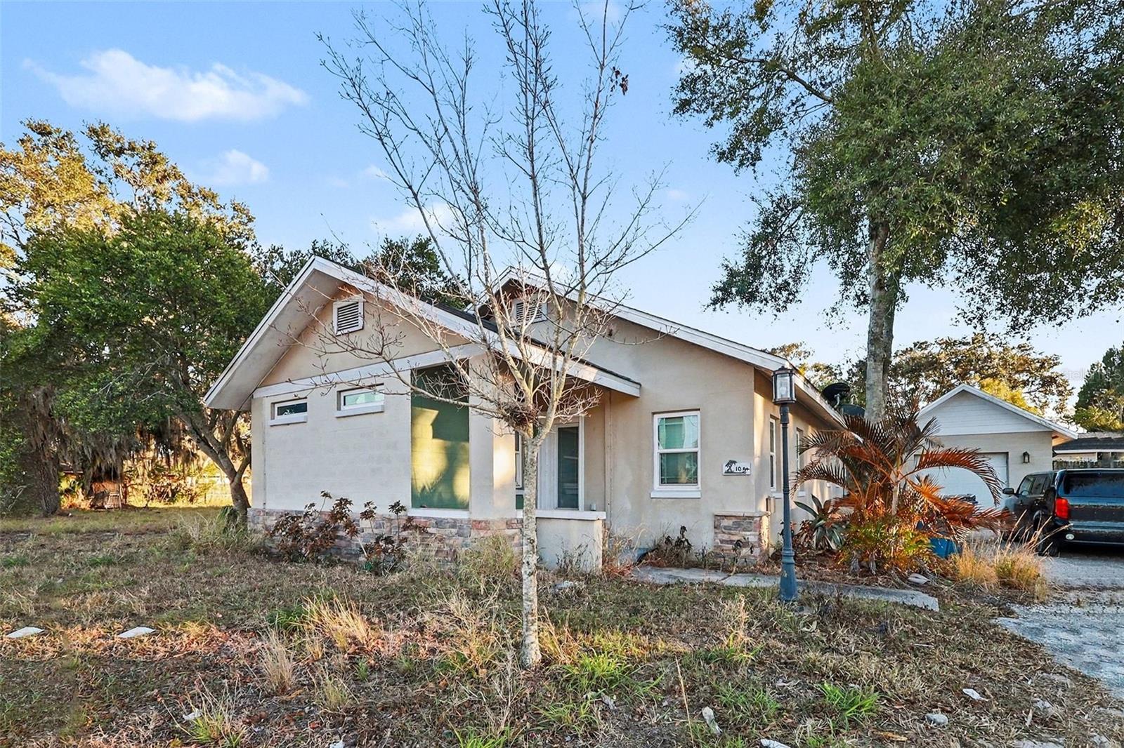 1054 State Road 60 E Property Photo 1