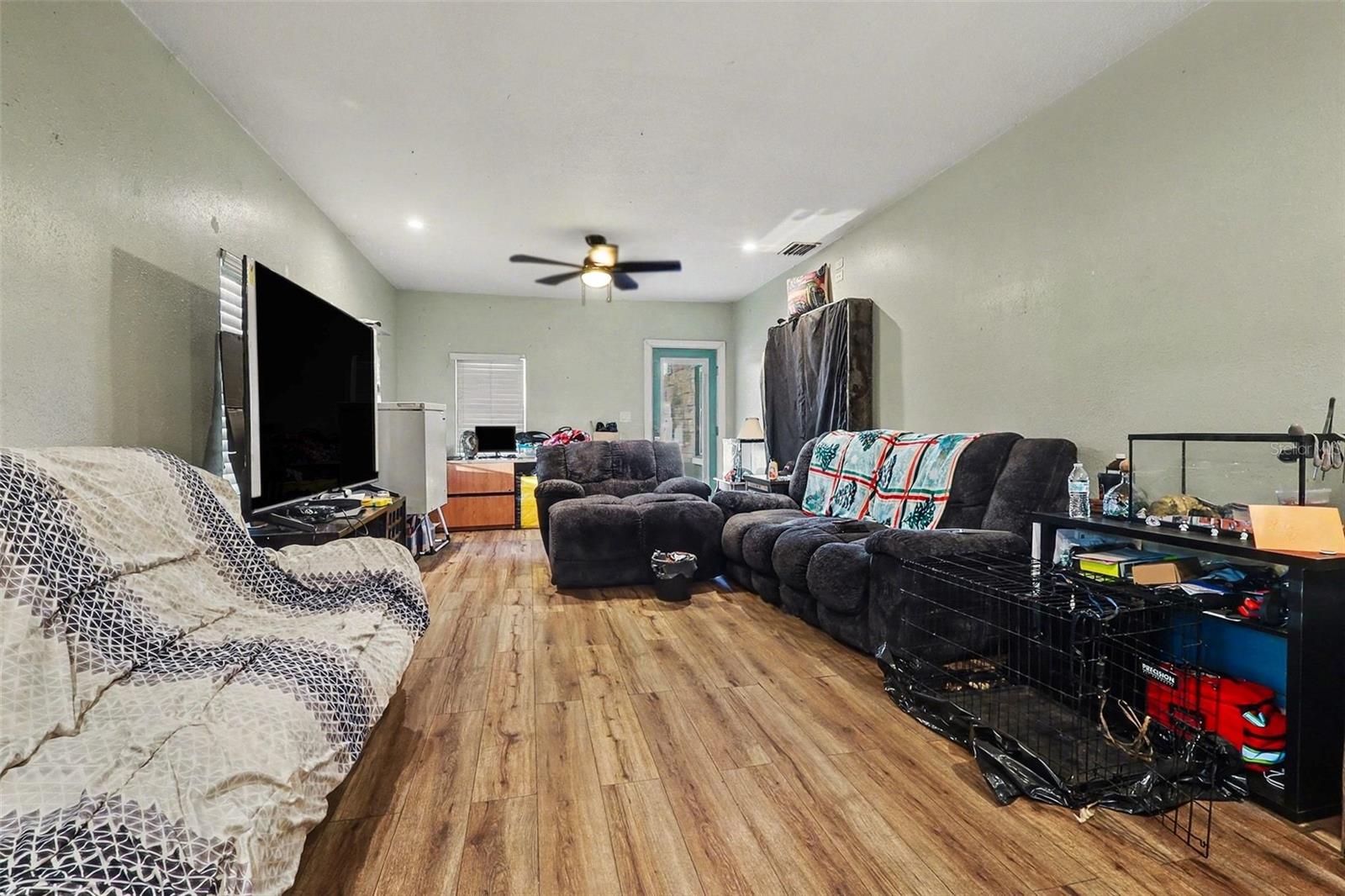 1054 State Road 60 E Property Photo 2