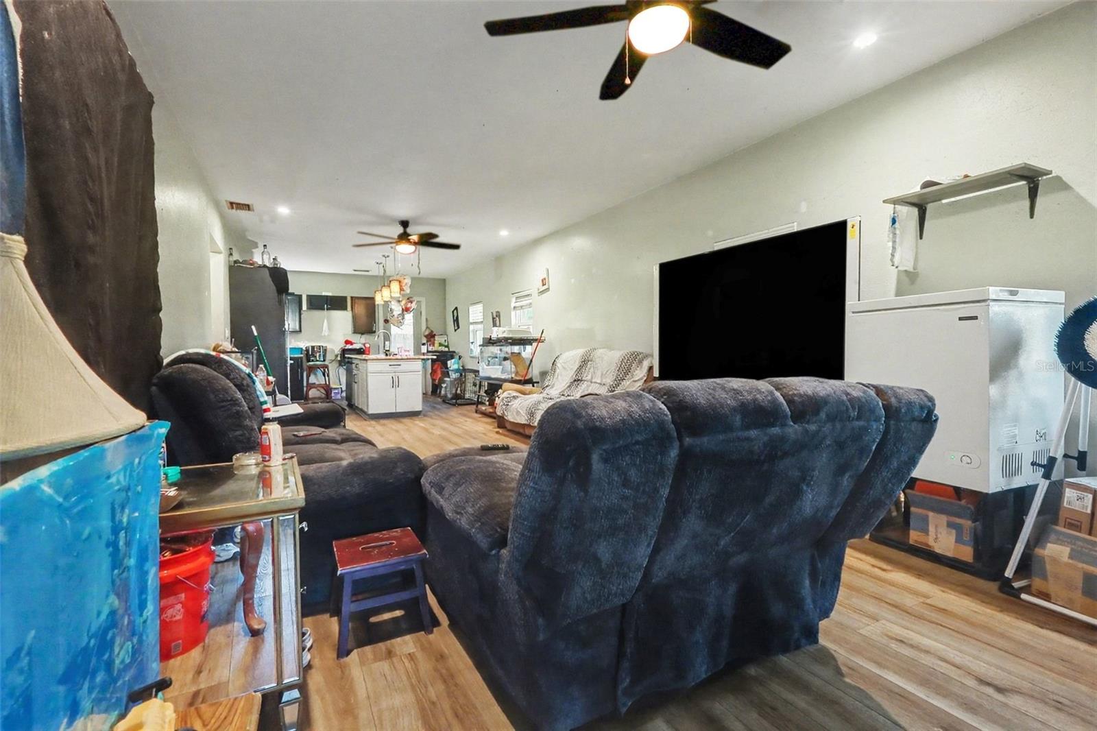 1054 State Road 60 E Property Photo 3