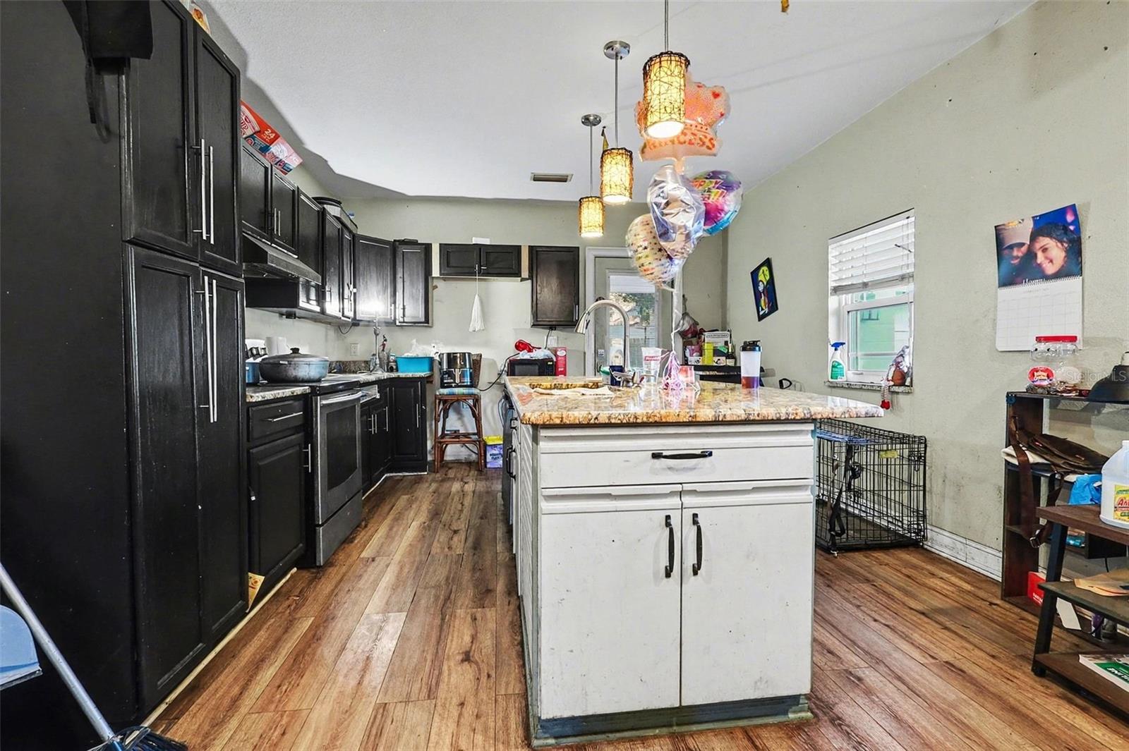 1054 State Road 60 E Property Photo 4