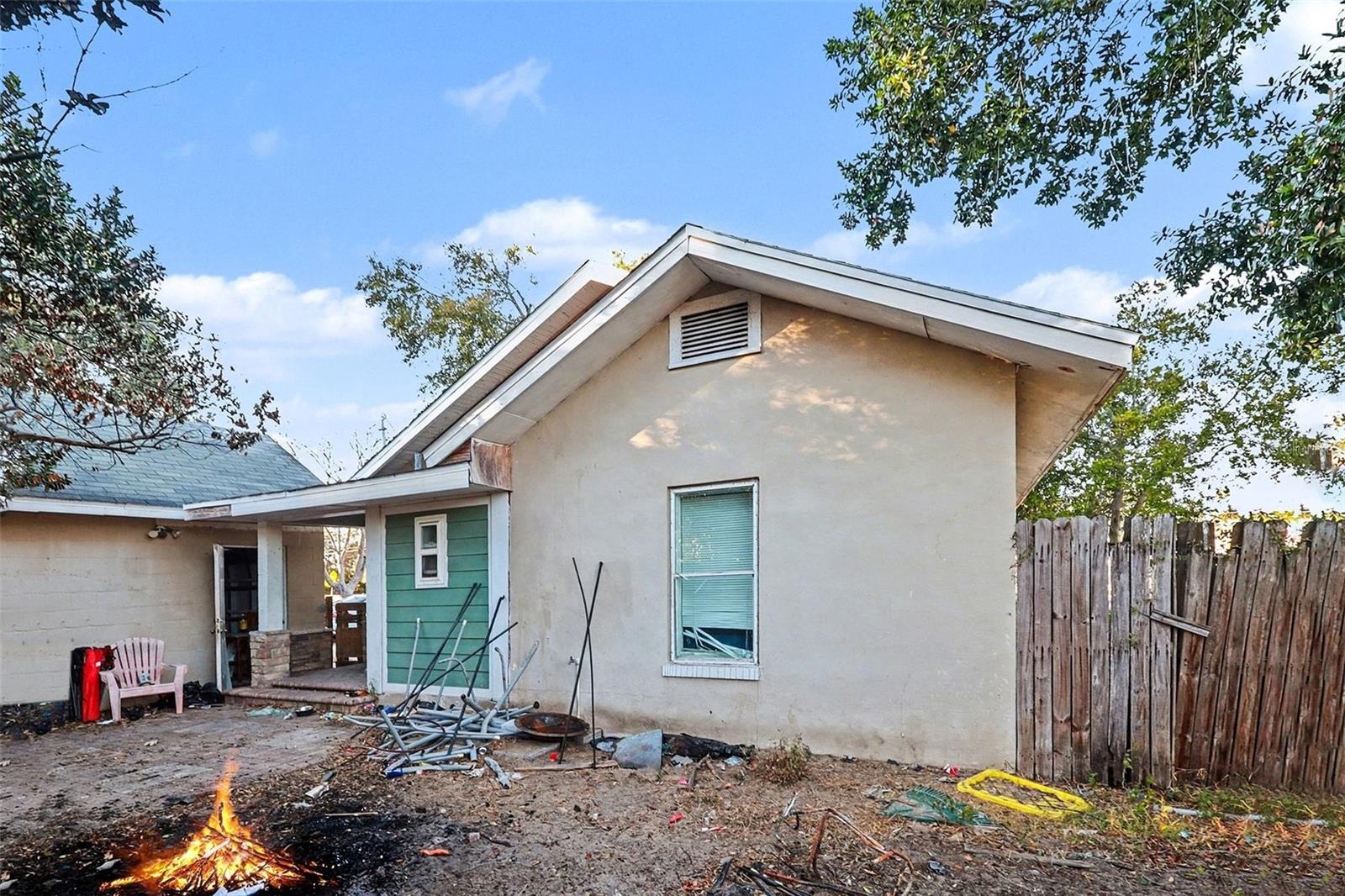 1054 State Road 60 E Property Photo 18