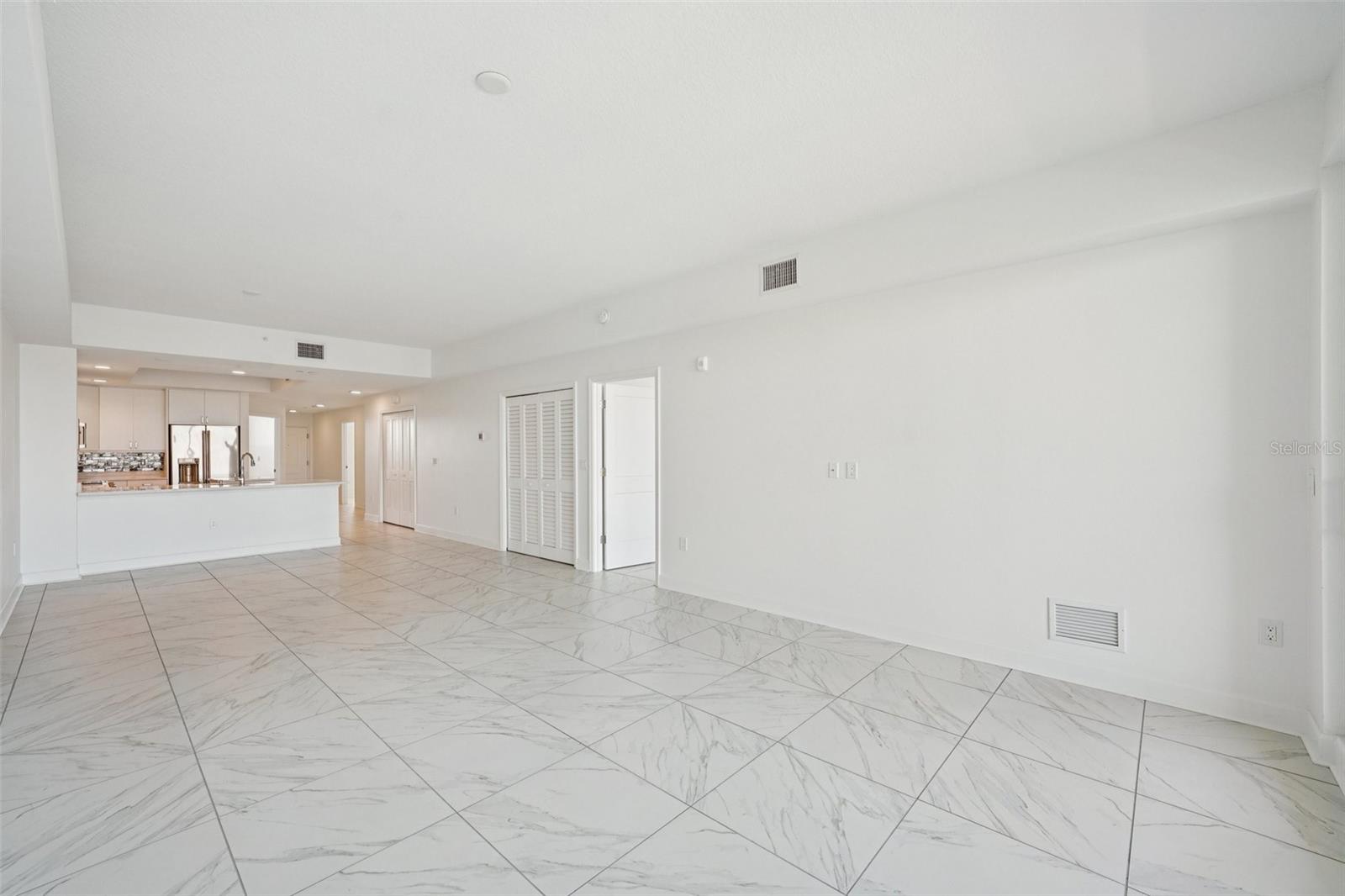 125 Island Way #404 Property Photo 8