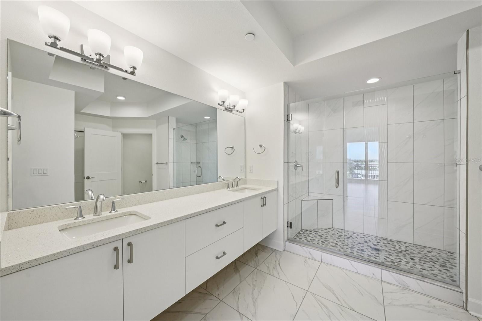 125 Island Way #404 Property Photo 13