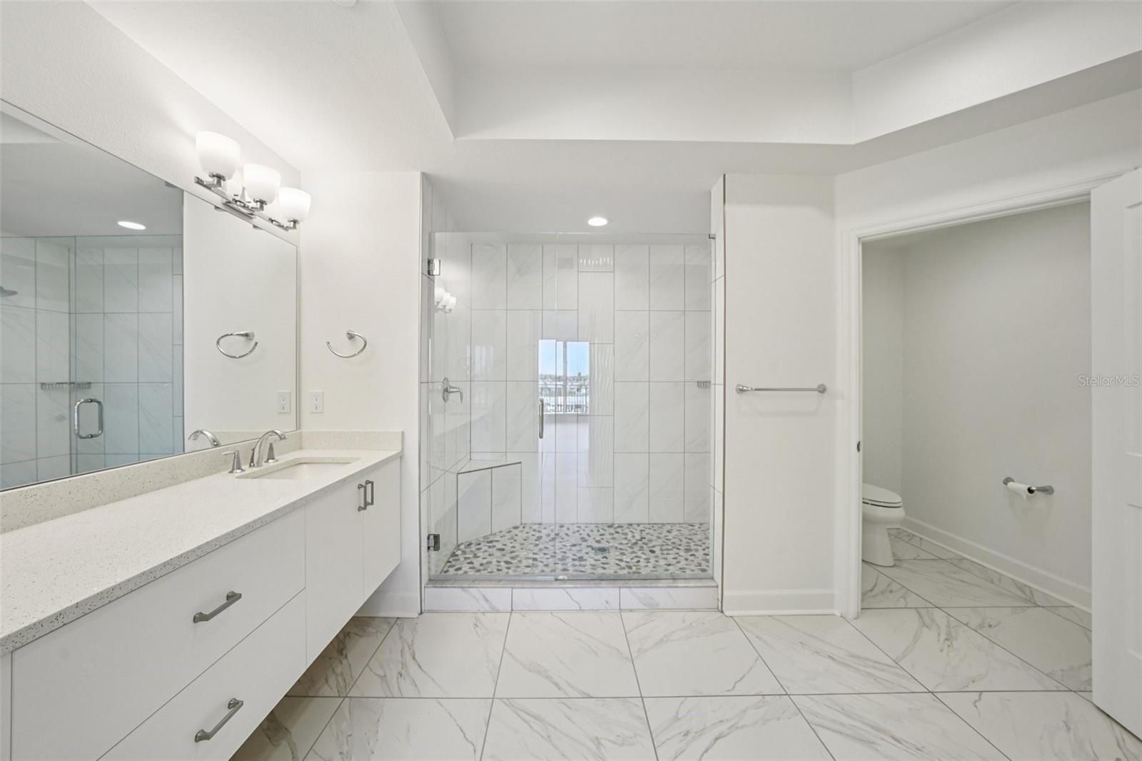 125 Island Way #404 Property Photo 14