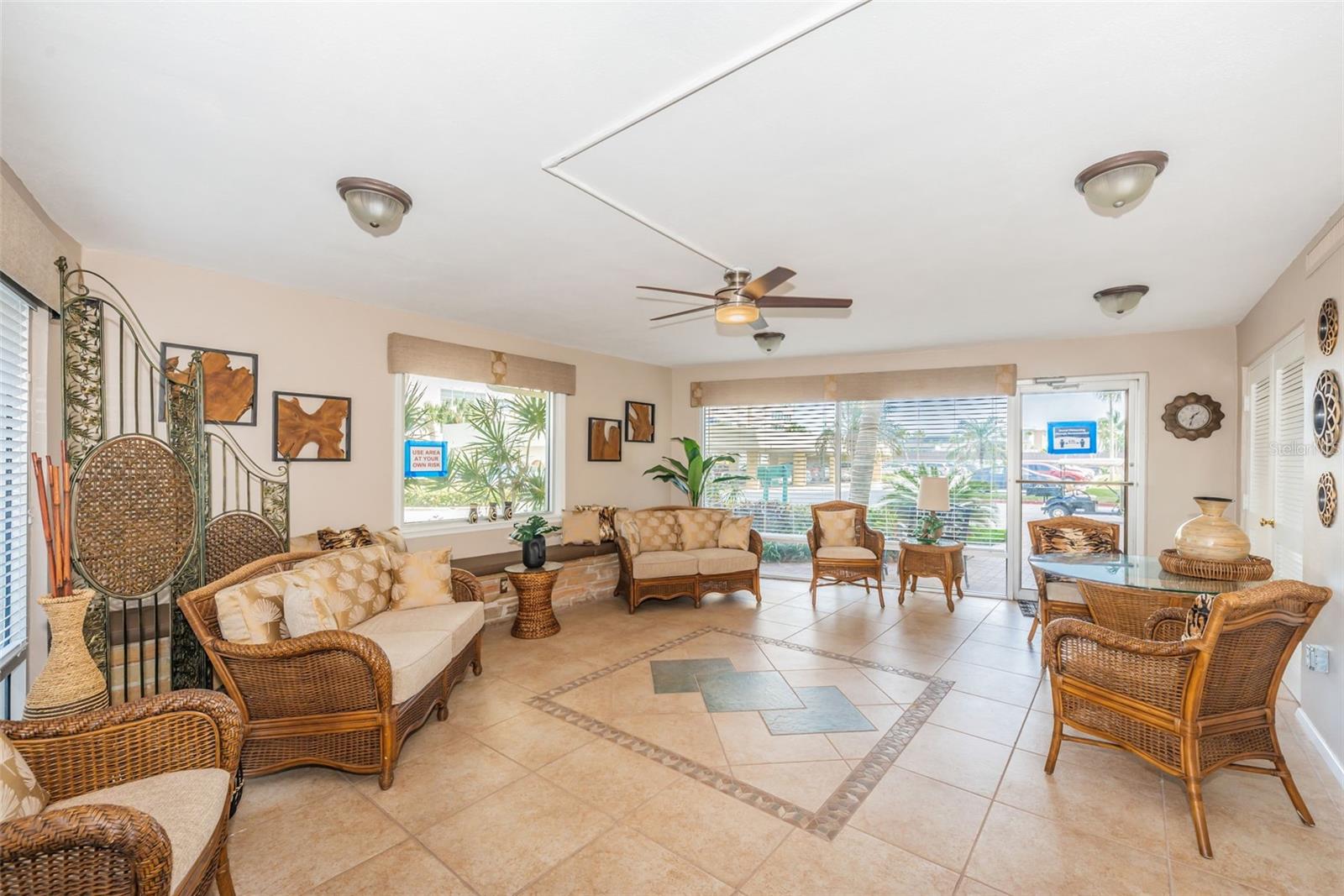 4525 Cove Cir #604 Property Photo 6