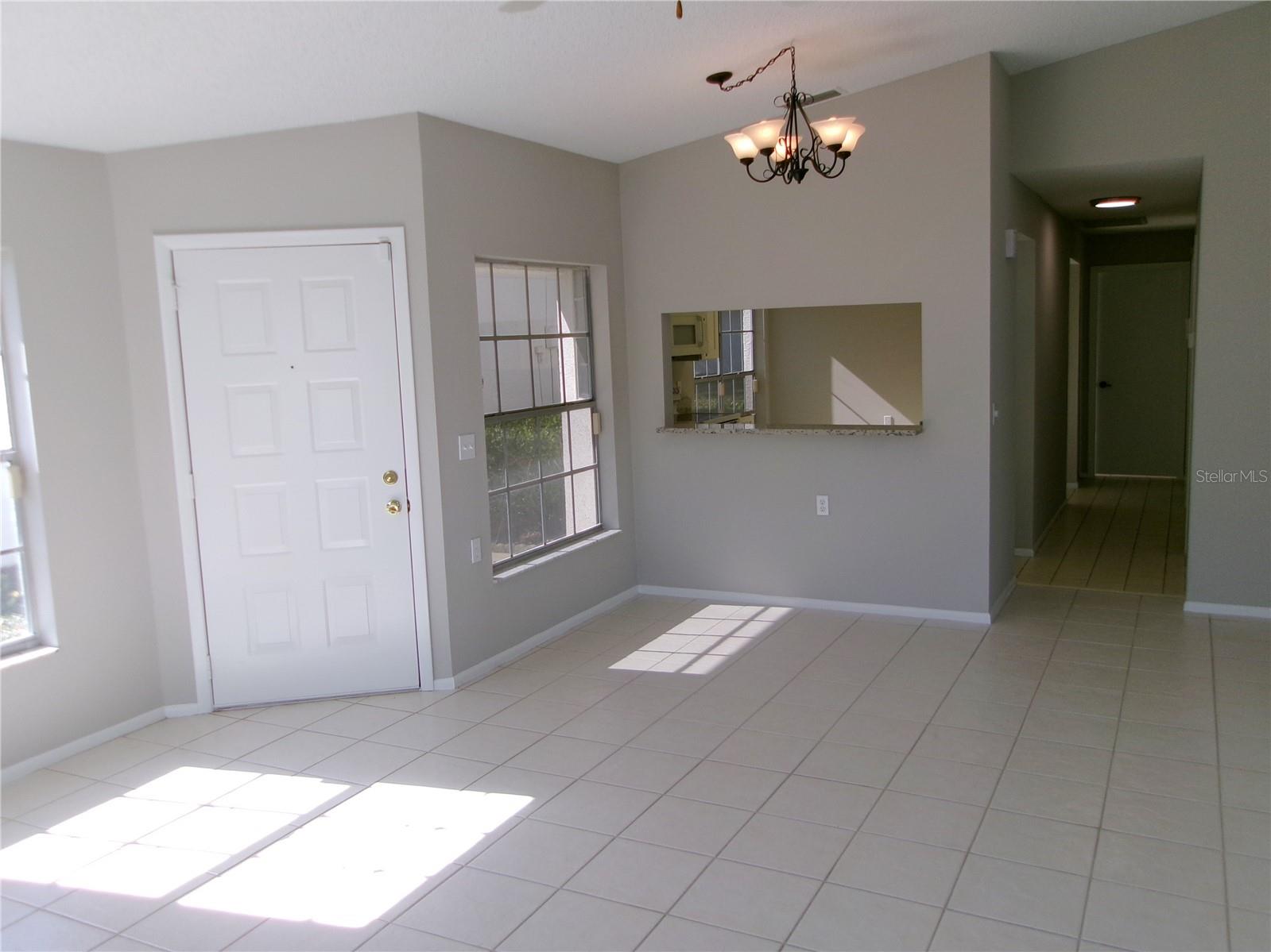 11604 Versailles Ln Property Photo 5