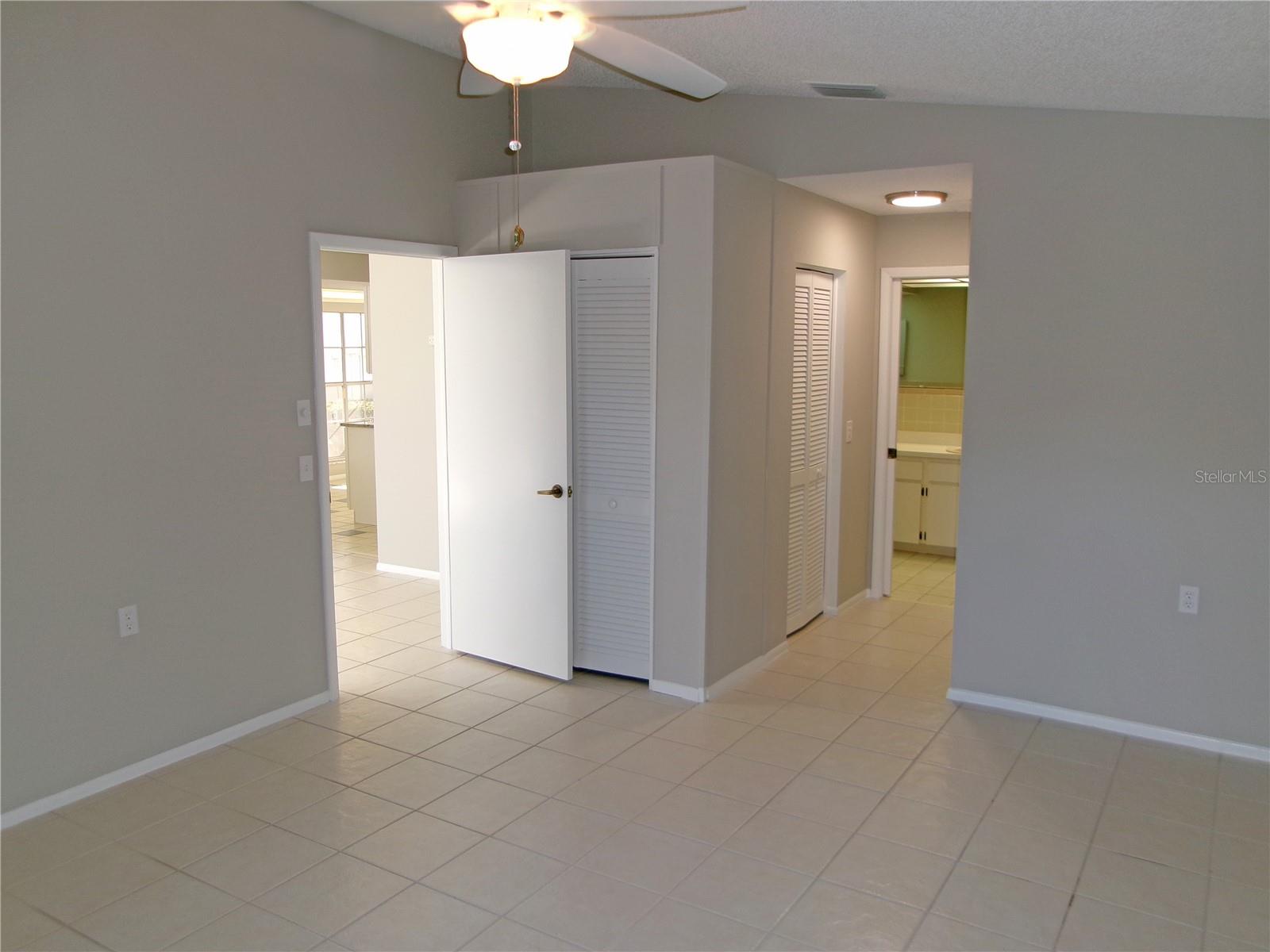 11604 Versailles Ln Property Photo 12