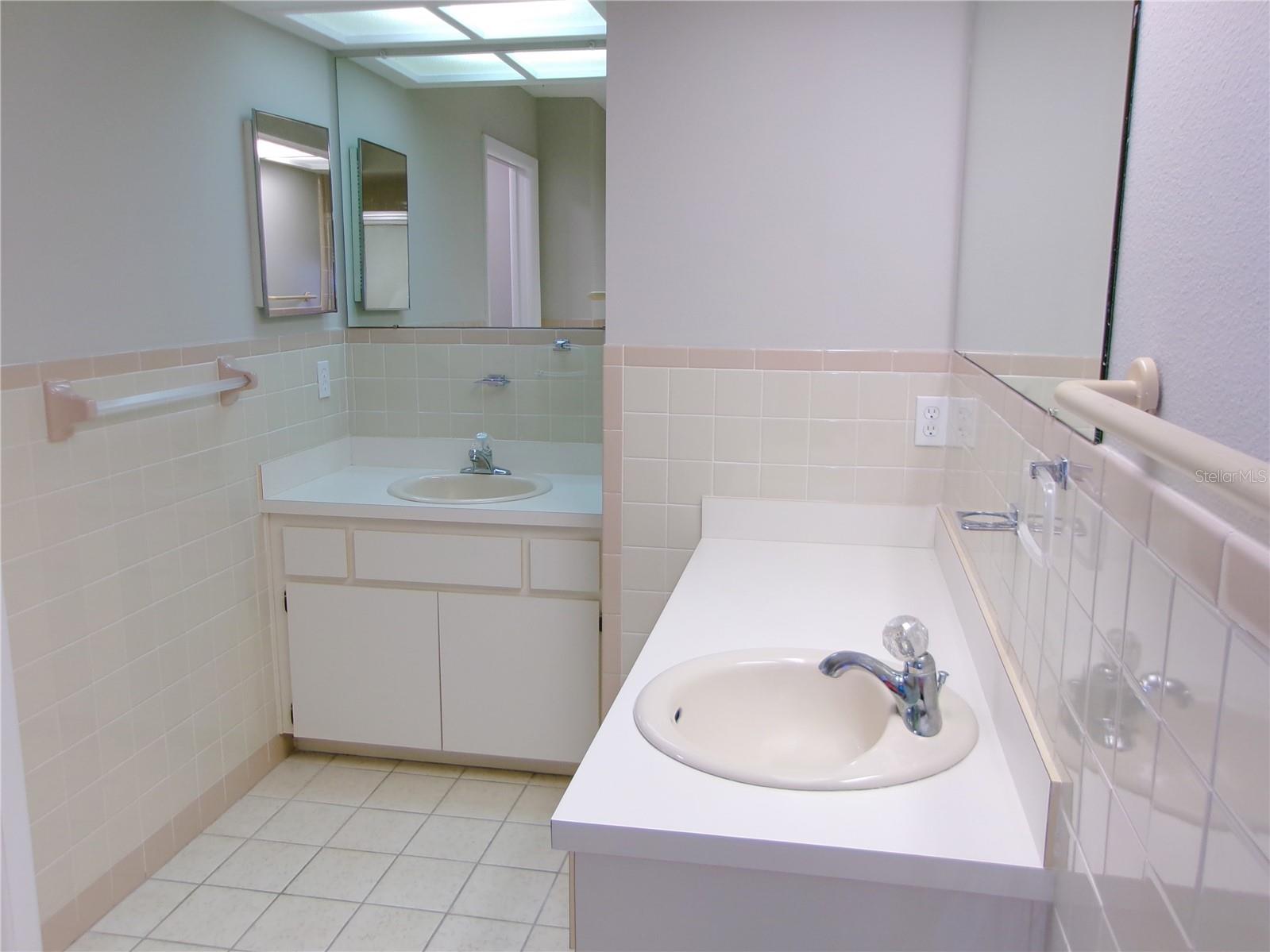 11604 Versailles Ln Property Photo 14