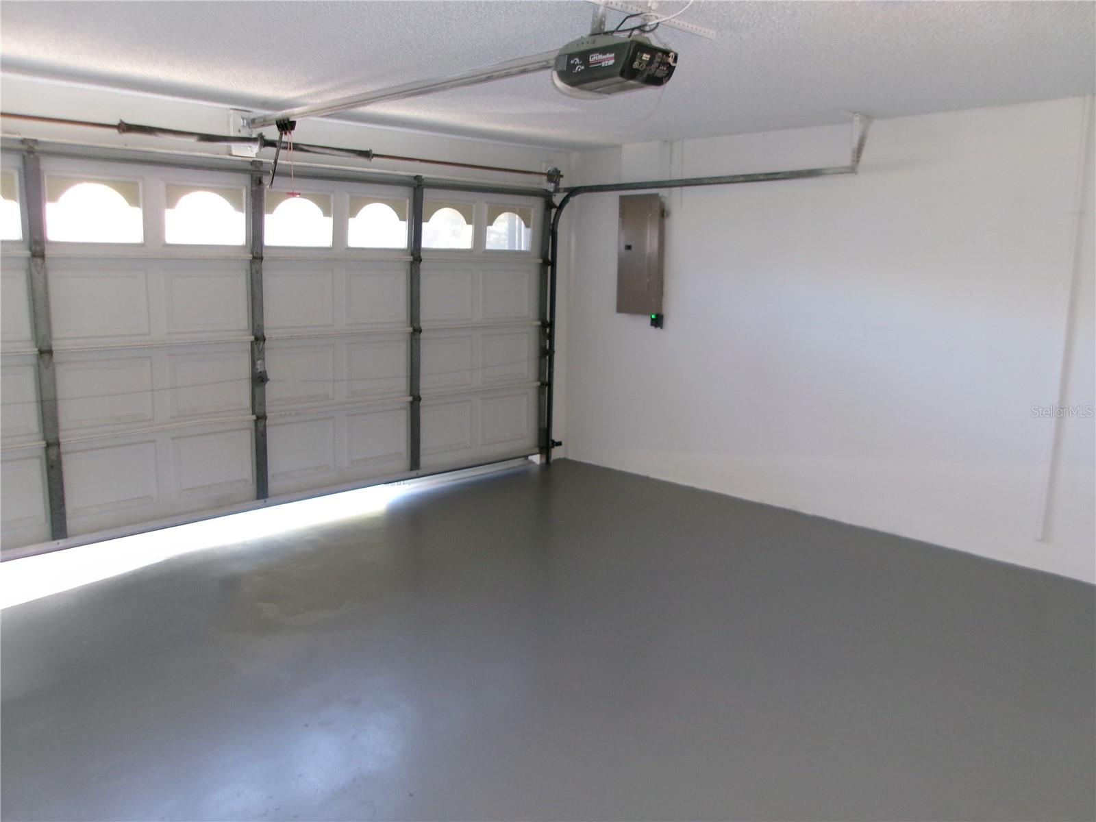 11604 Versailles Ln Property Photo 16